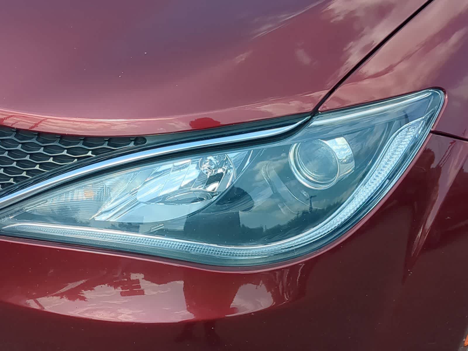 Thumbnail: 2017 Chrysler Pacifica - 15