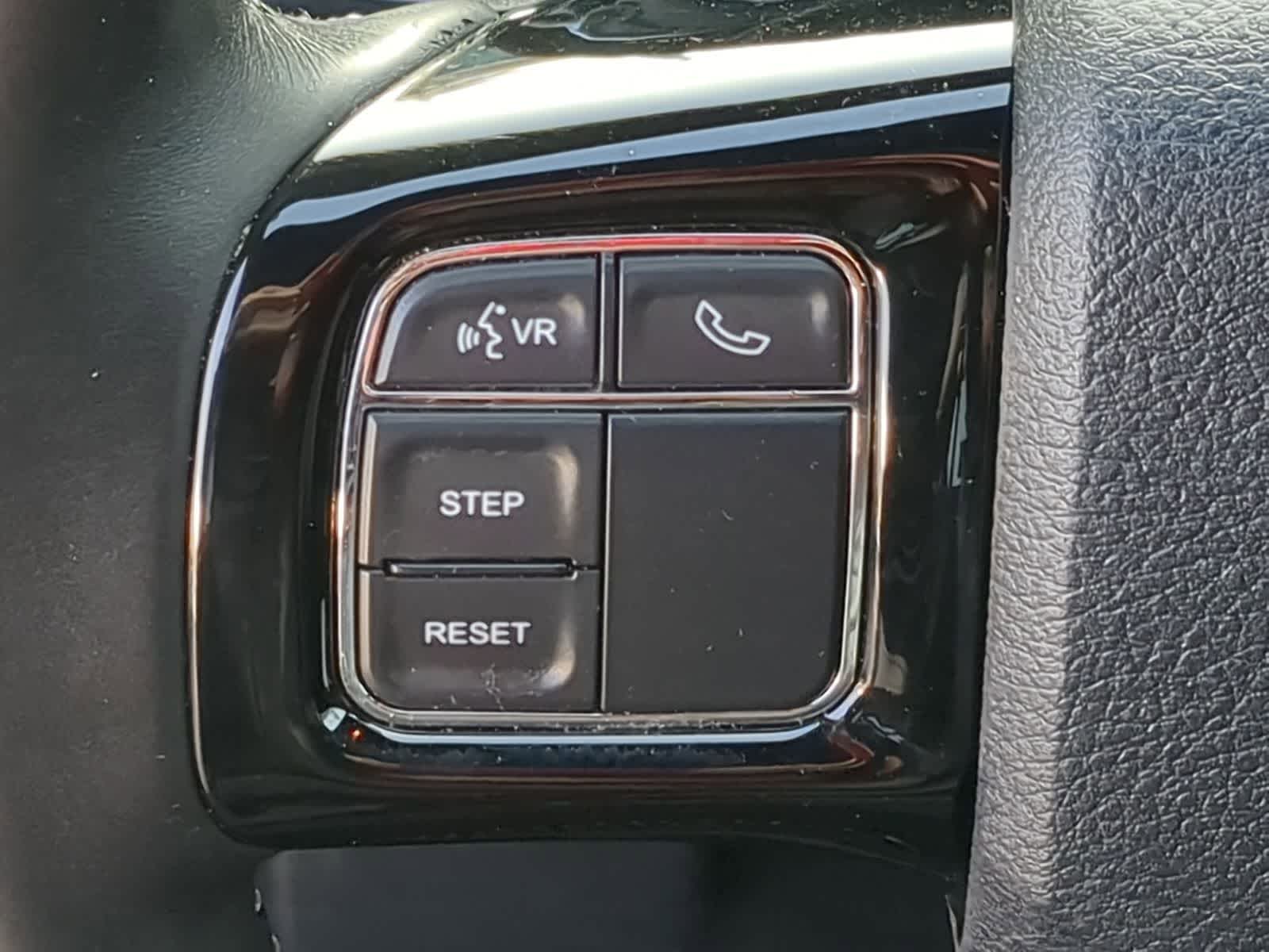 Thumbnail: 2017 Dodge Grand Caravan - 31