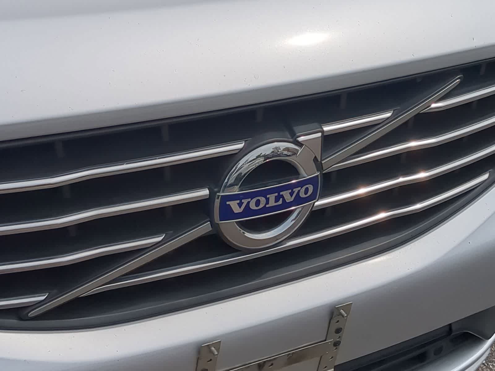 Thumbnail: 2017 Volvo XC60 - 14