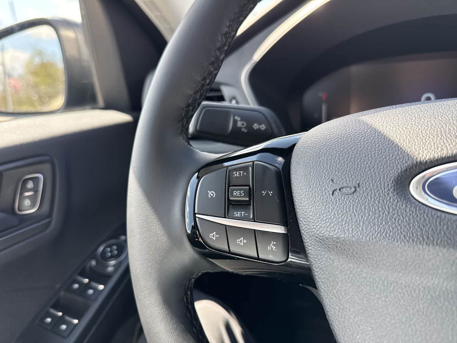 Thumbnail: 2023 Ford Escape - 28