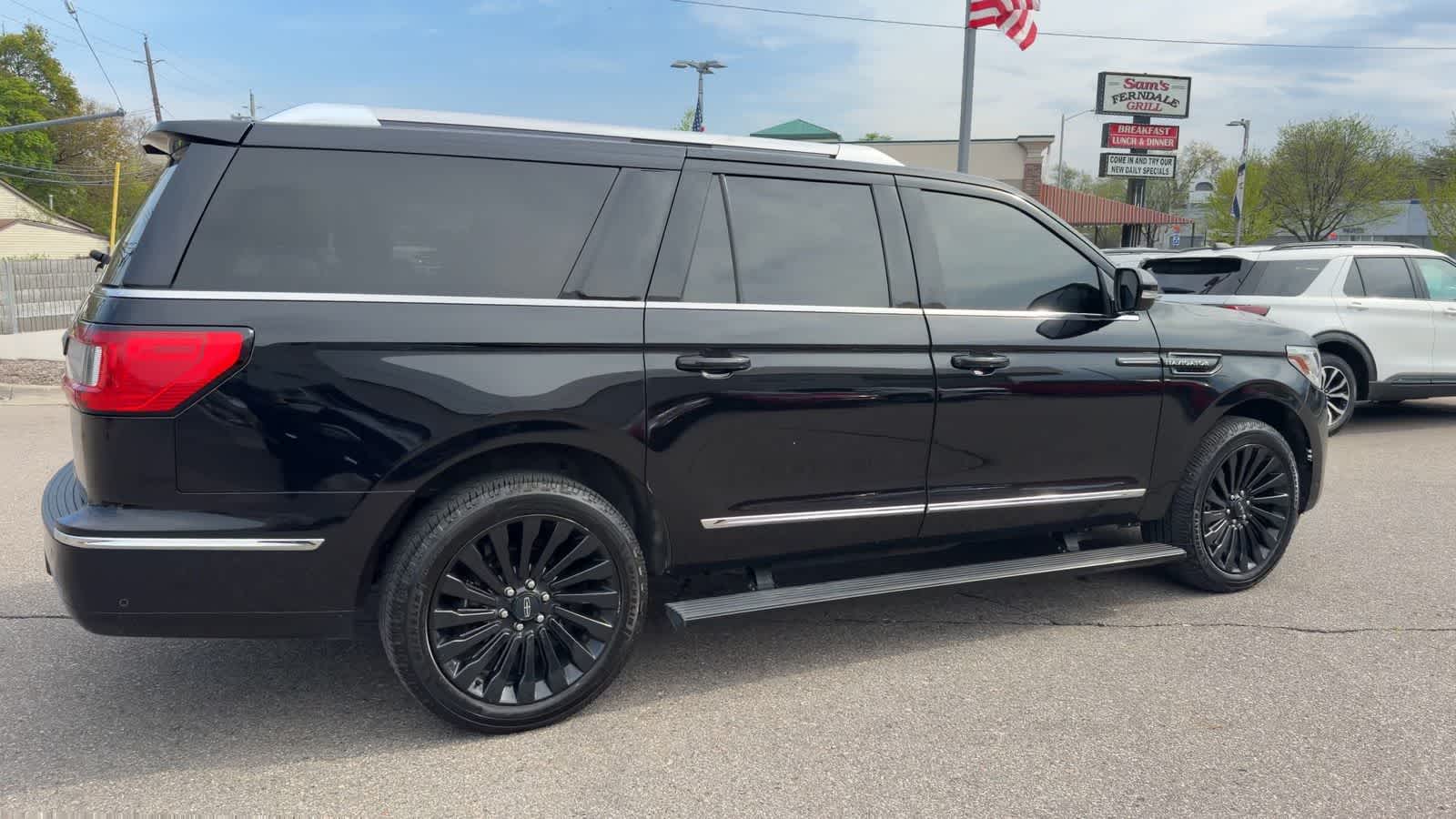 Thumbnail: 2019 Lincoln Navigator L - 12
