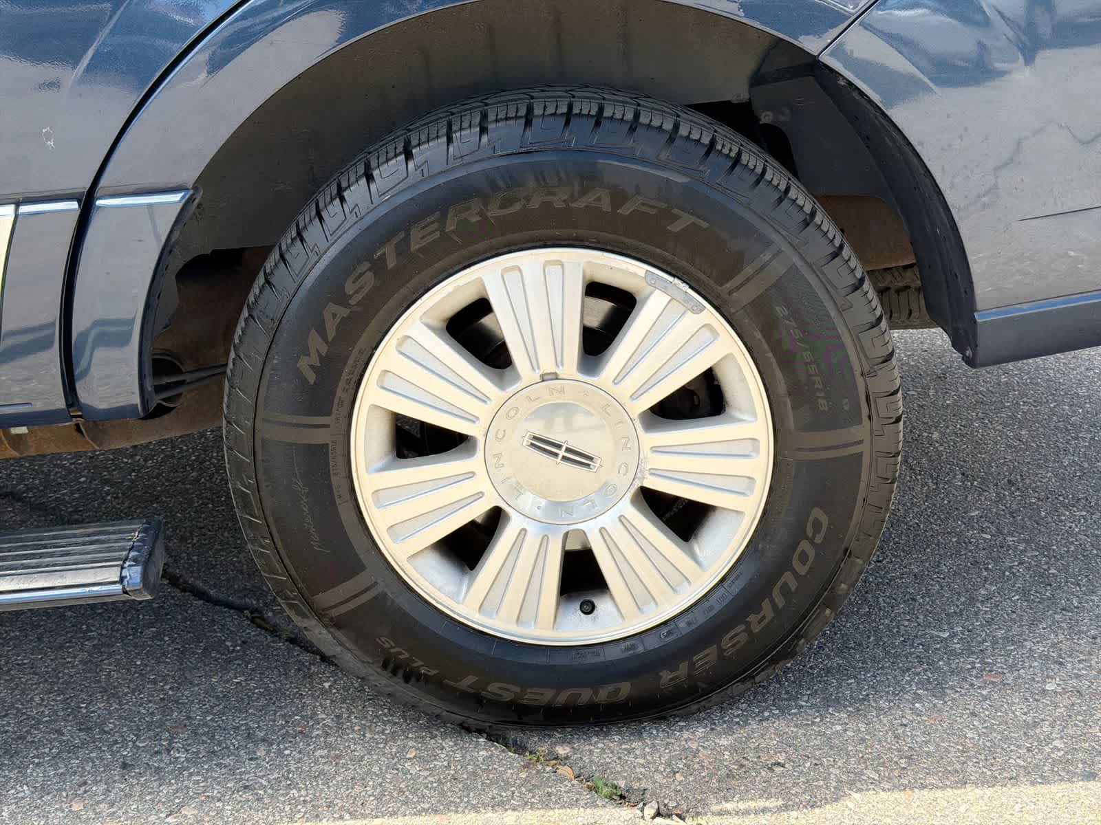 Thumbnail: 2013 Lincoln Navigator - 19