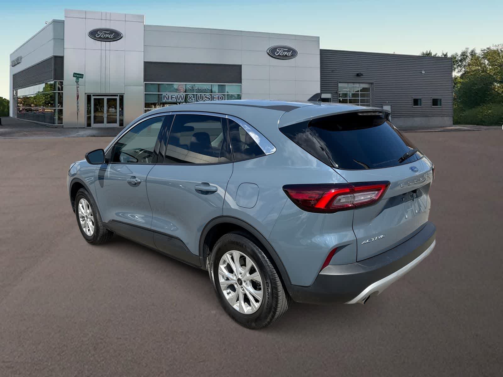 Thumbnail: 2023 Ford Escape - 8