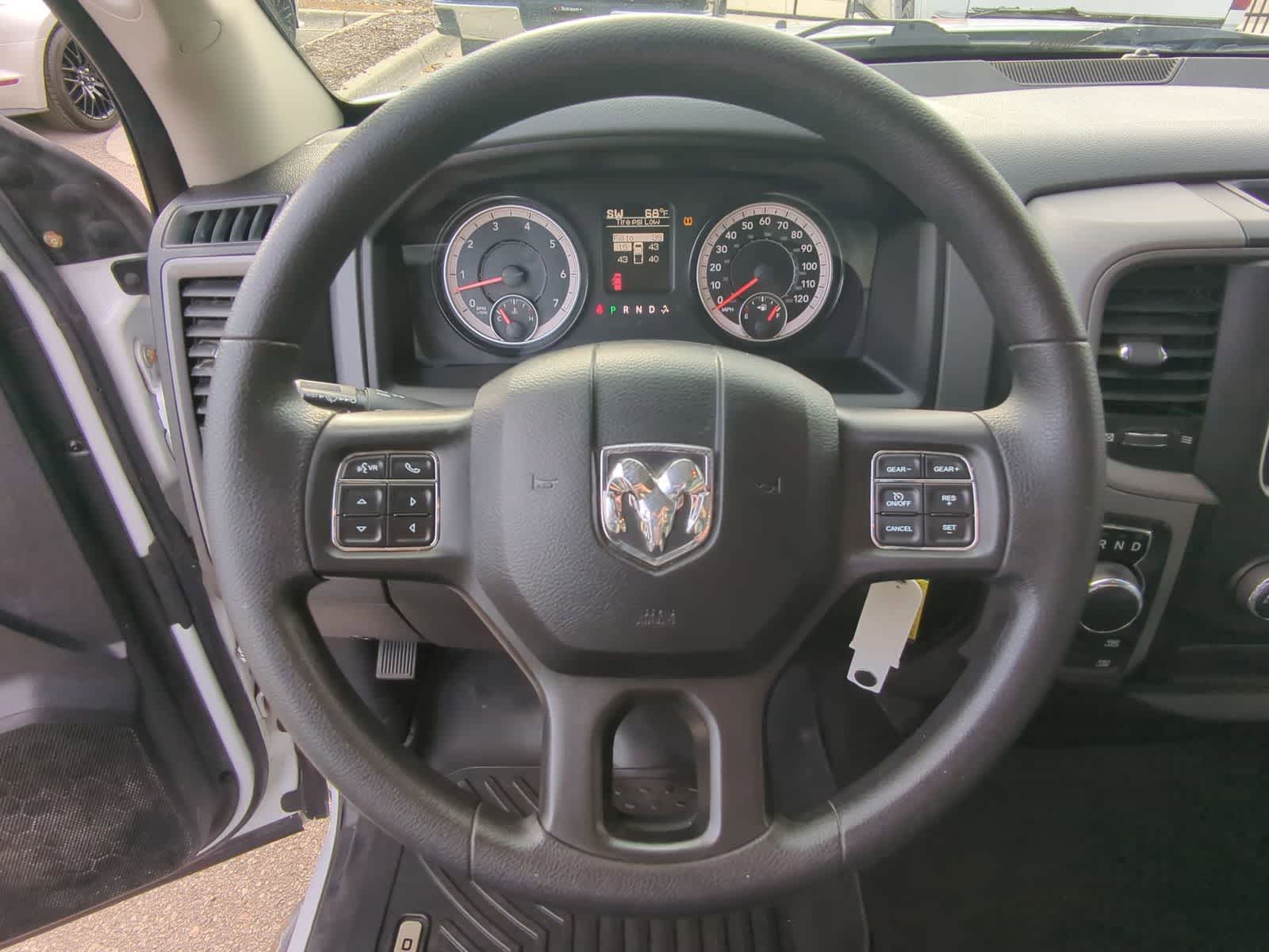 Thumbnail: 2019 RAM 1500 Classic - 29