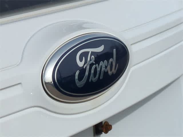 2014 Ford Edge SE 12