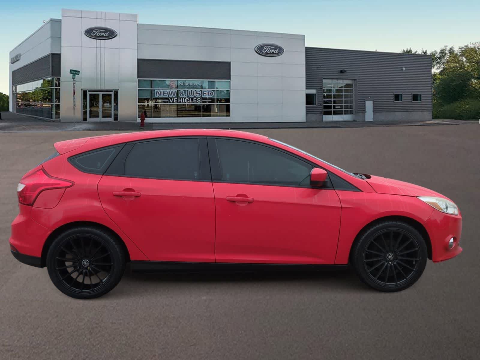 Thumbnail: 2012 Ford Focus - 10