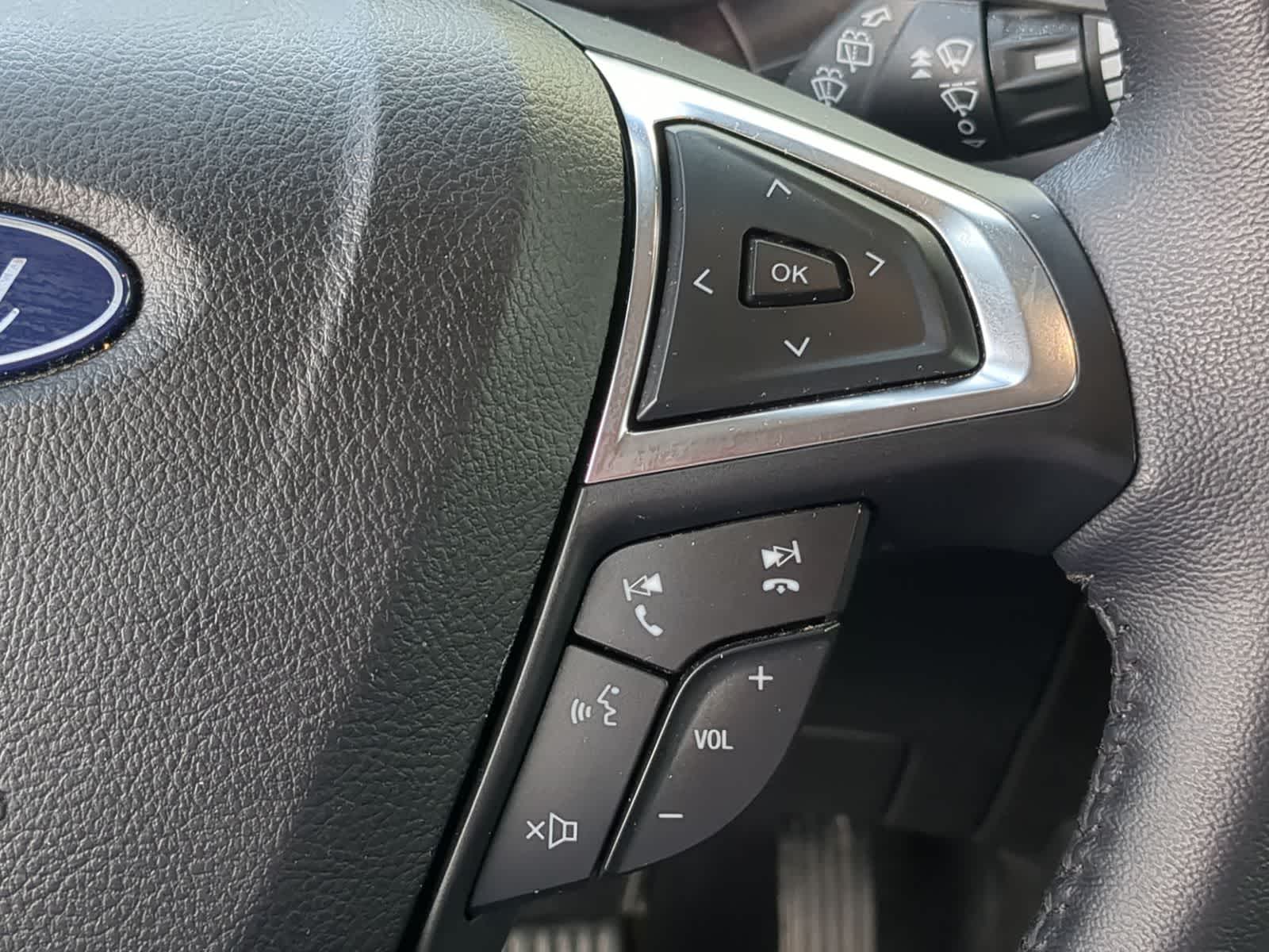 Thumbnail: 2023 Ford Edge - 31