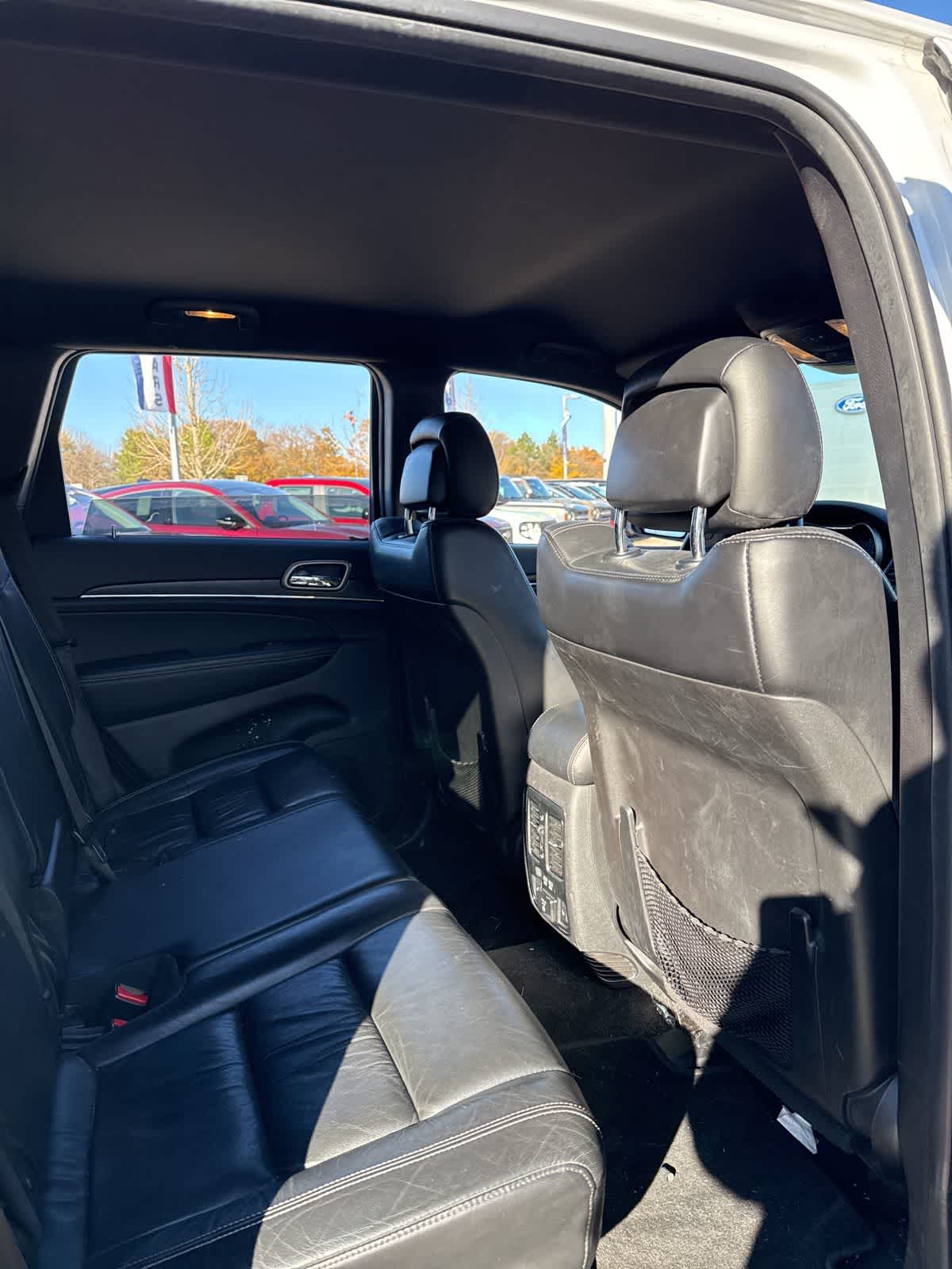 Thumbnail: 2015 Jeep Grand Cherokee - 24