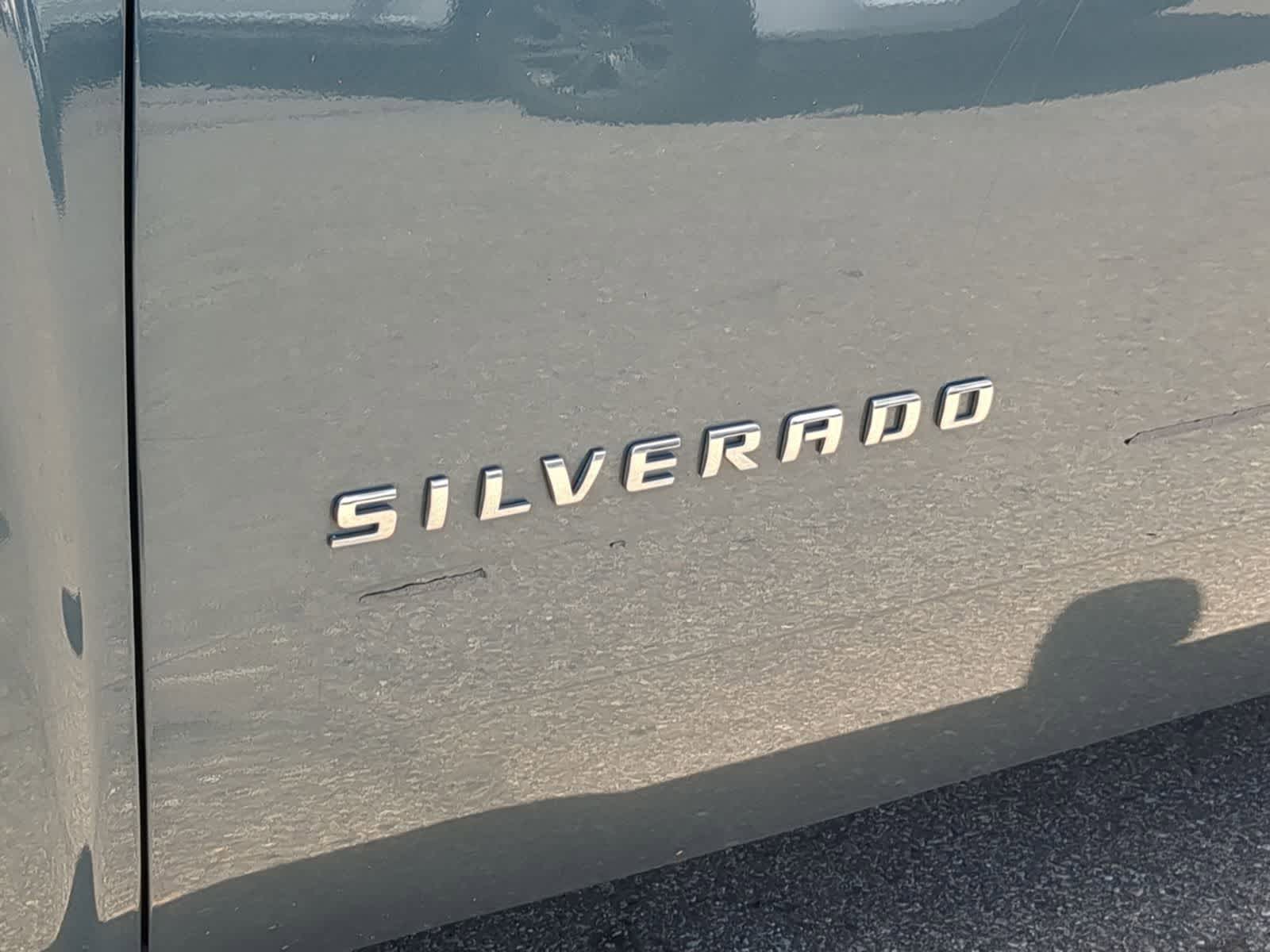 Thumbnail: 2011 Chevrolet Silverado 1500 - 18