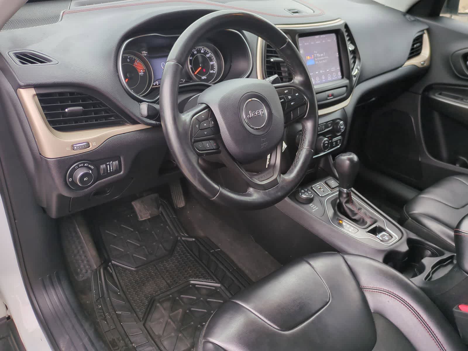 Thumbnail: 2020 Jeep Cherokee - 13