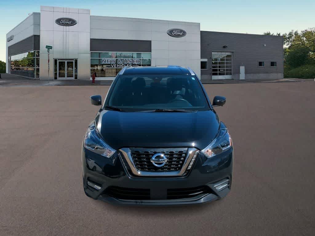 2020 Nissan Kicks SR 3