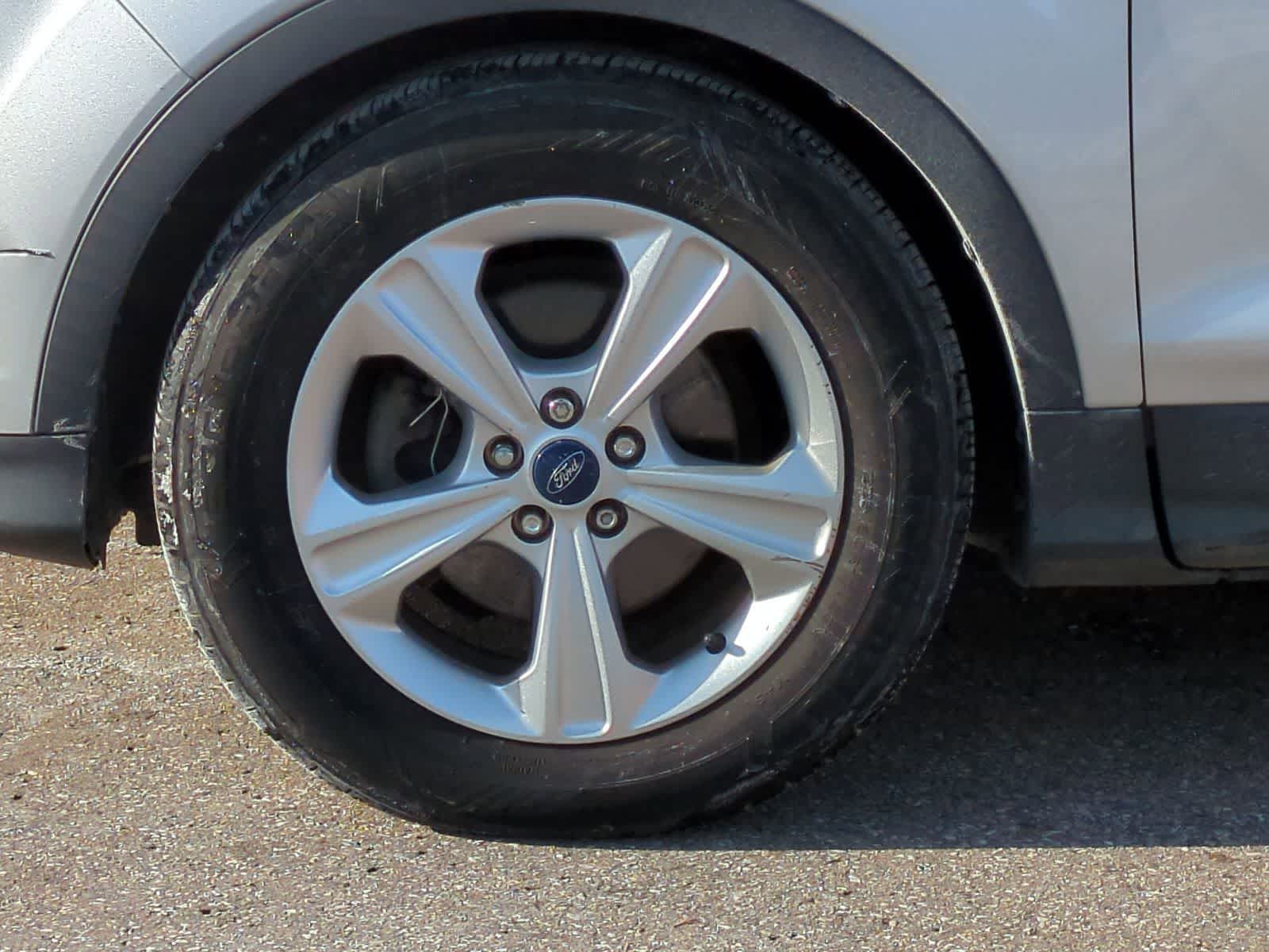 Thumbnail: 2015 Ford Escape - 8