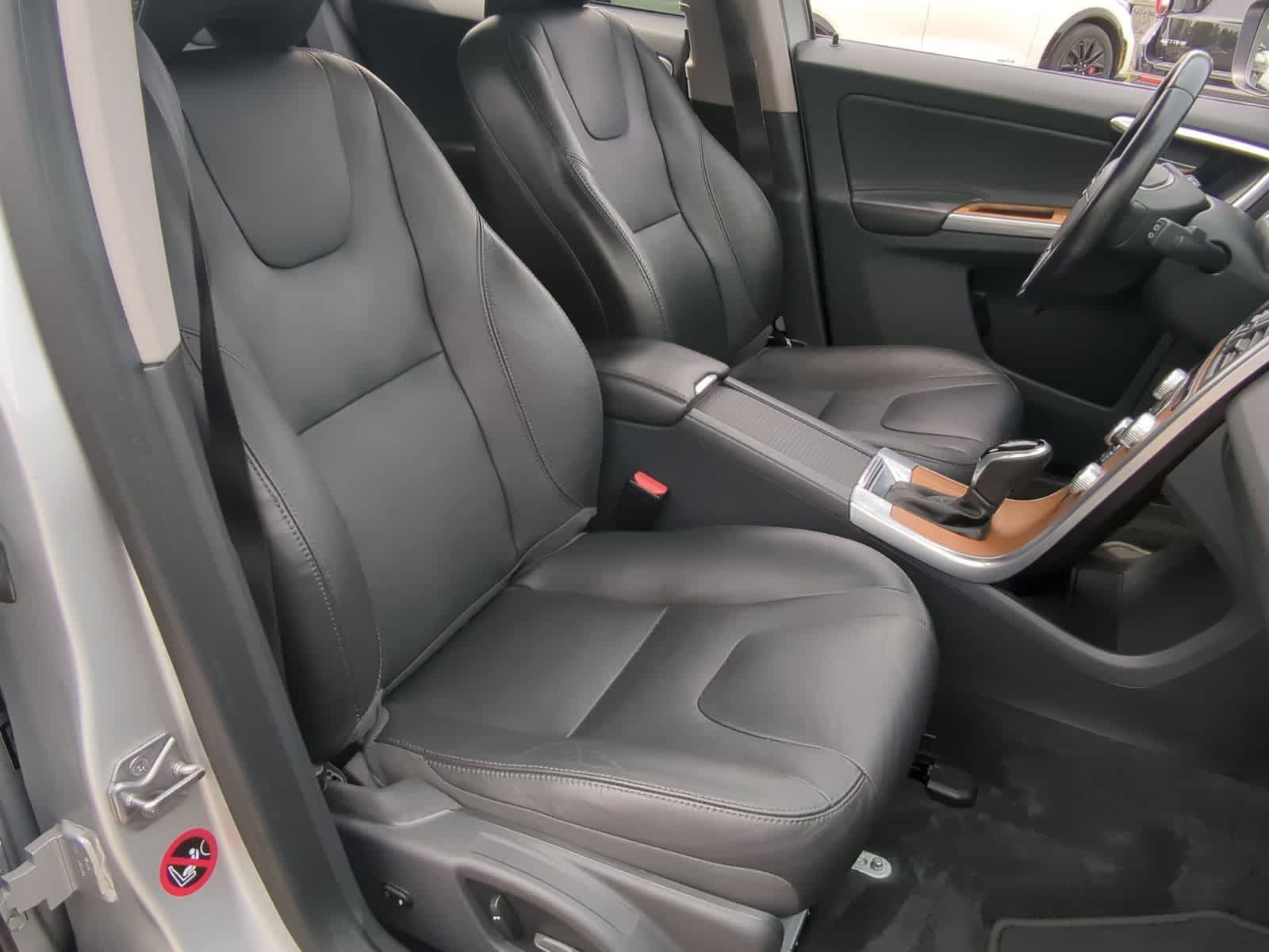 Thumbnail: 2017 Volvo XC60 - 23