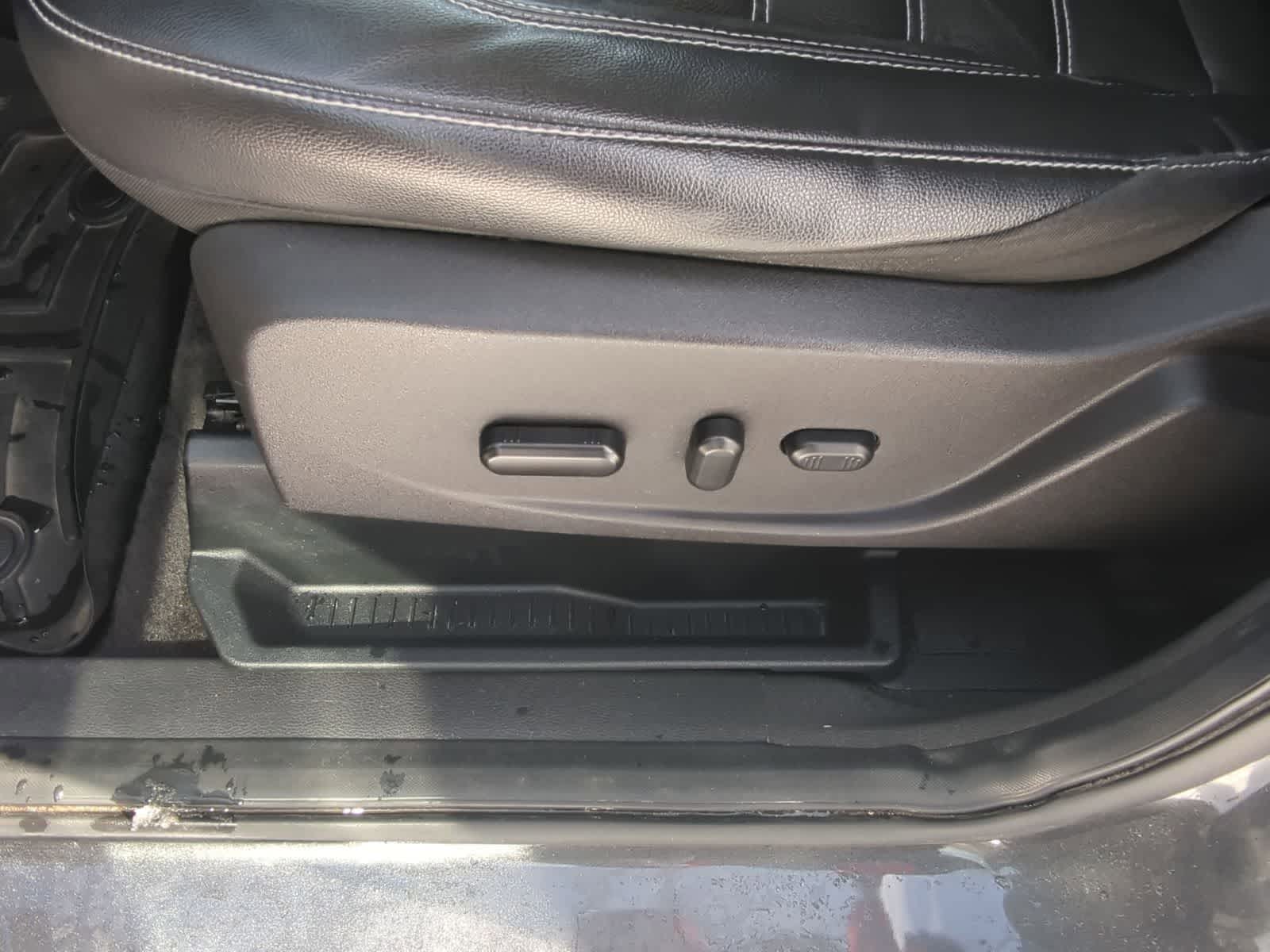 Thumbnail: 2018 Ford Escape - 18