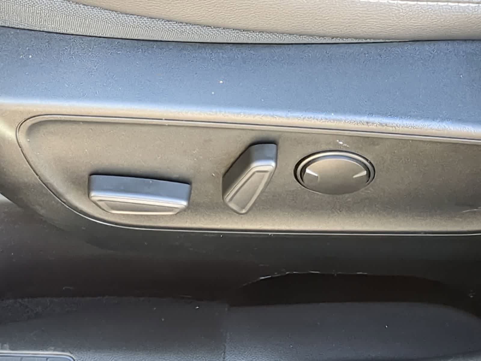 Thumbnail: 2020 Ford Escape - 19