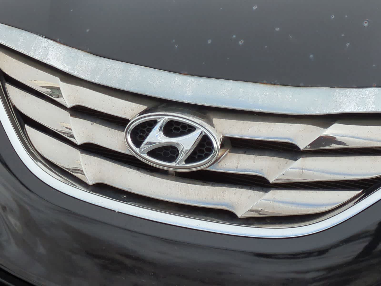 Thumbnail: 2013 Hyundai Sonata - 16