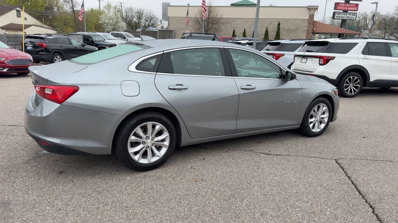 Thumbnail: 2023 Chevrolet Malibu - 10