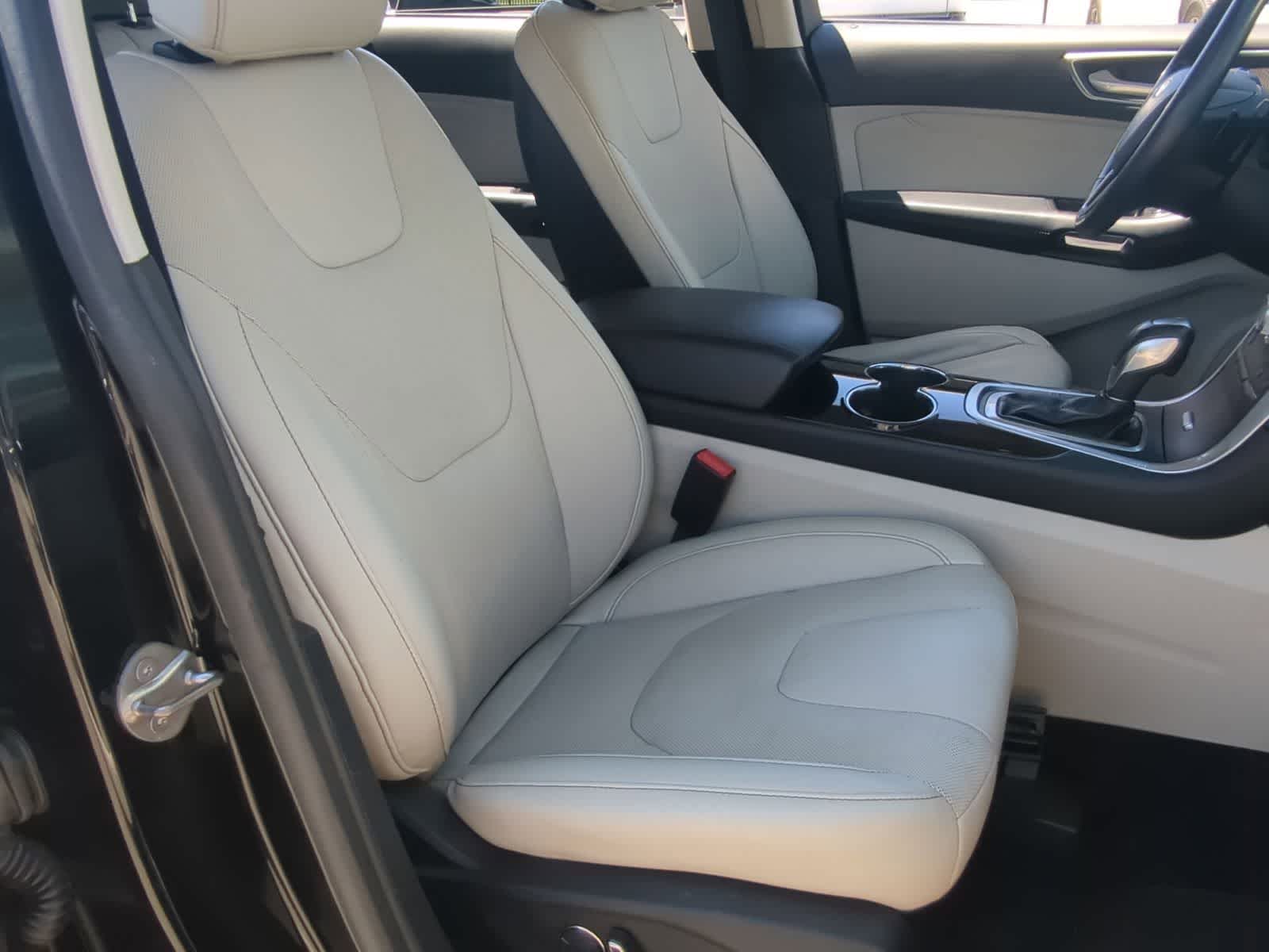 Thumbnail: 2018 Ford Edge - 26