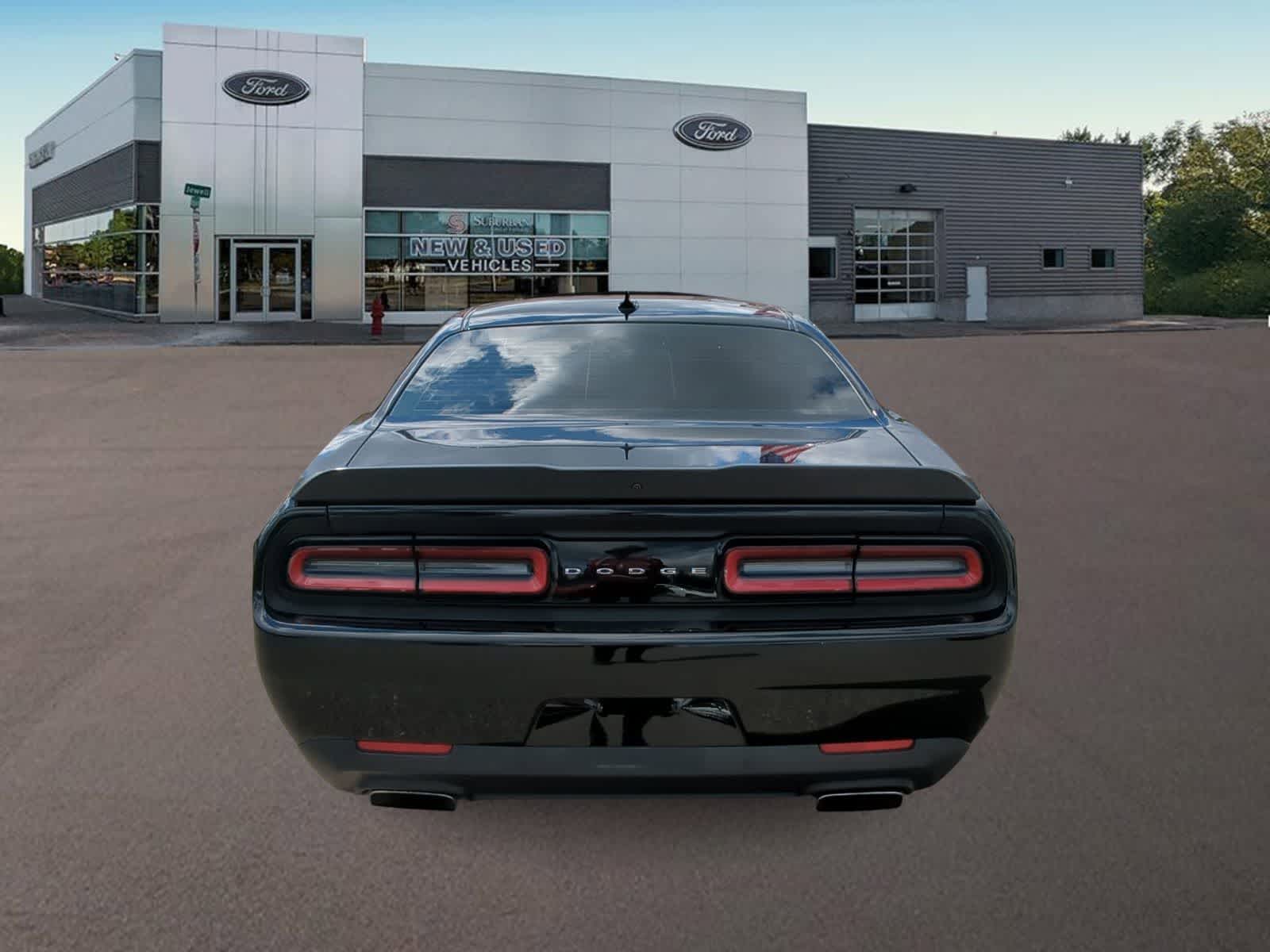 Thumbnail: 2016 Dodge Challenger - 10