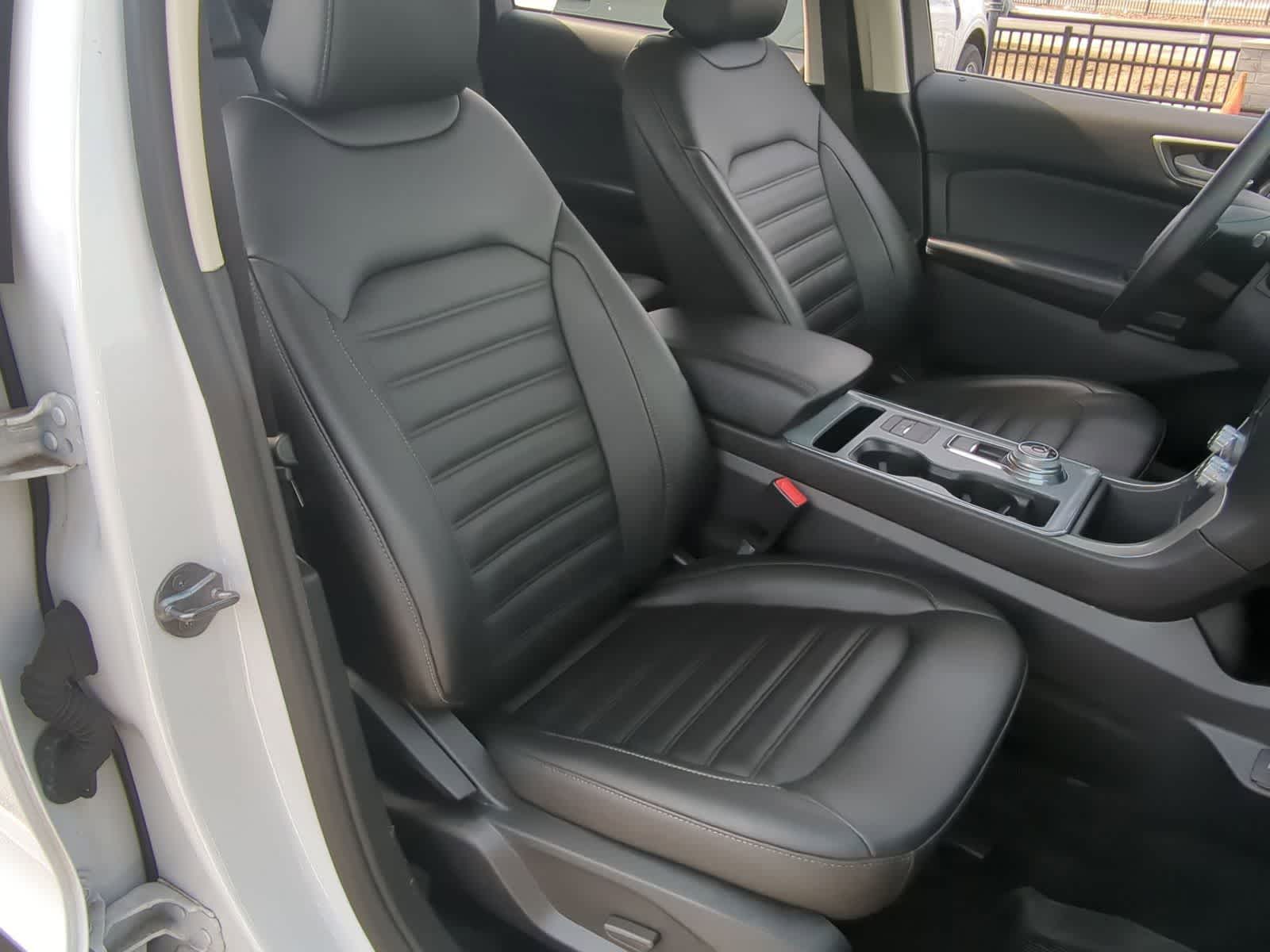 2022 Ford Edge SEL 24