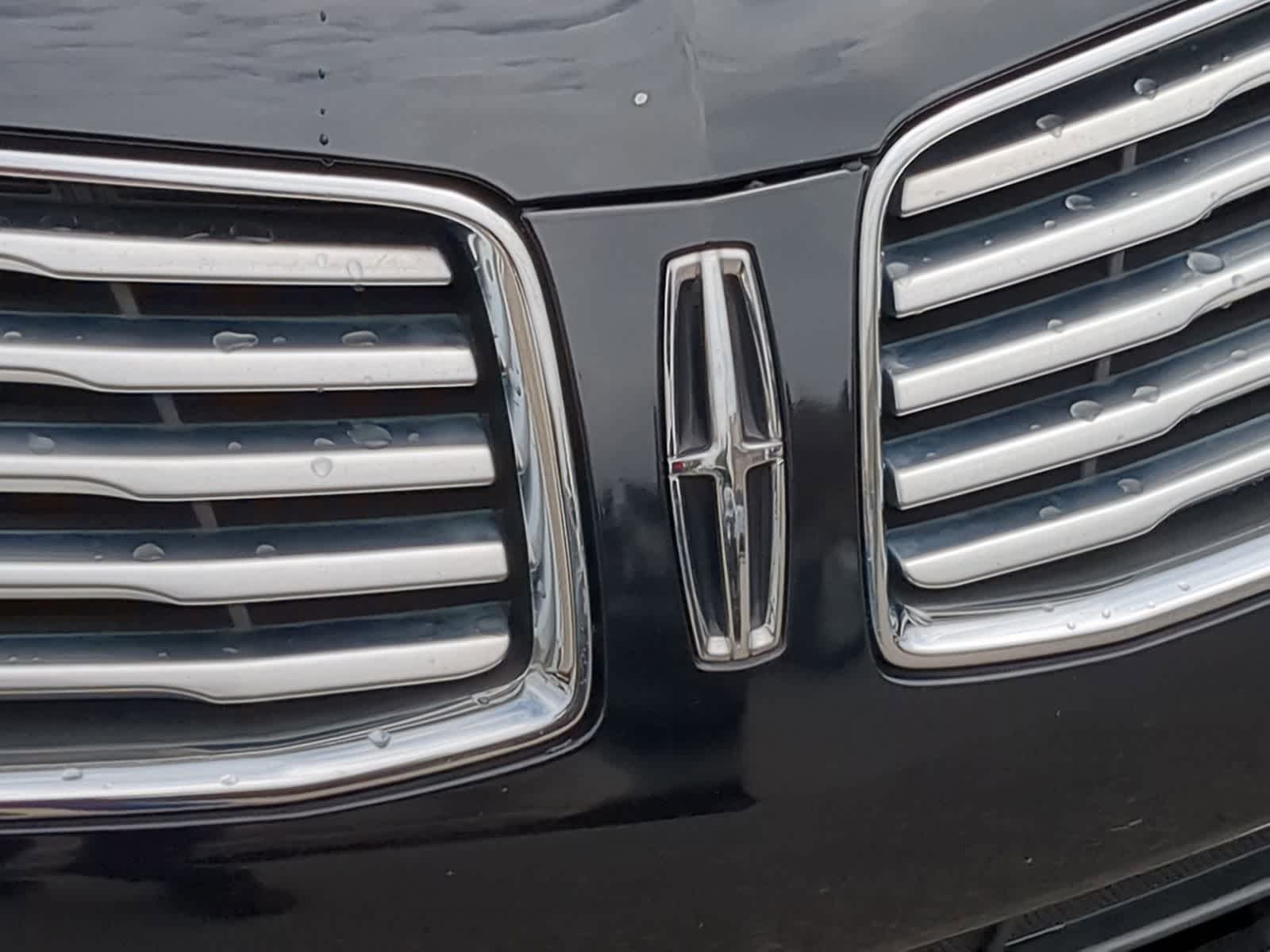 Thumbnail: 2018 Lincoln MKC - 16