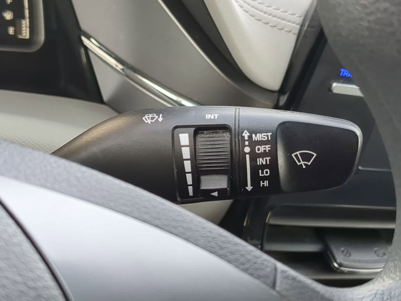 Thumbnail: 2020 Hyundai Ioniq - 27