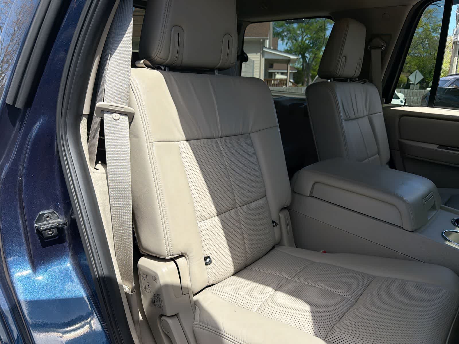 Thumbnail: 2013 Lincoln Navigator - 25