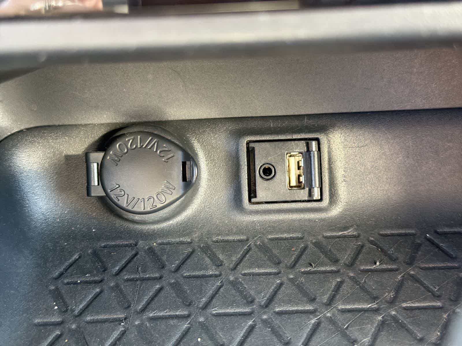 Thumbnail: 2019 Toyota RAV4 - 30