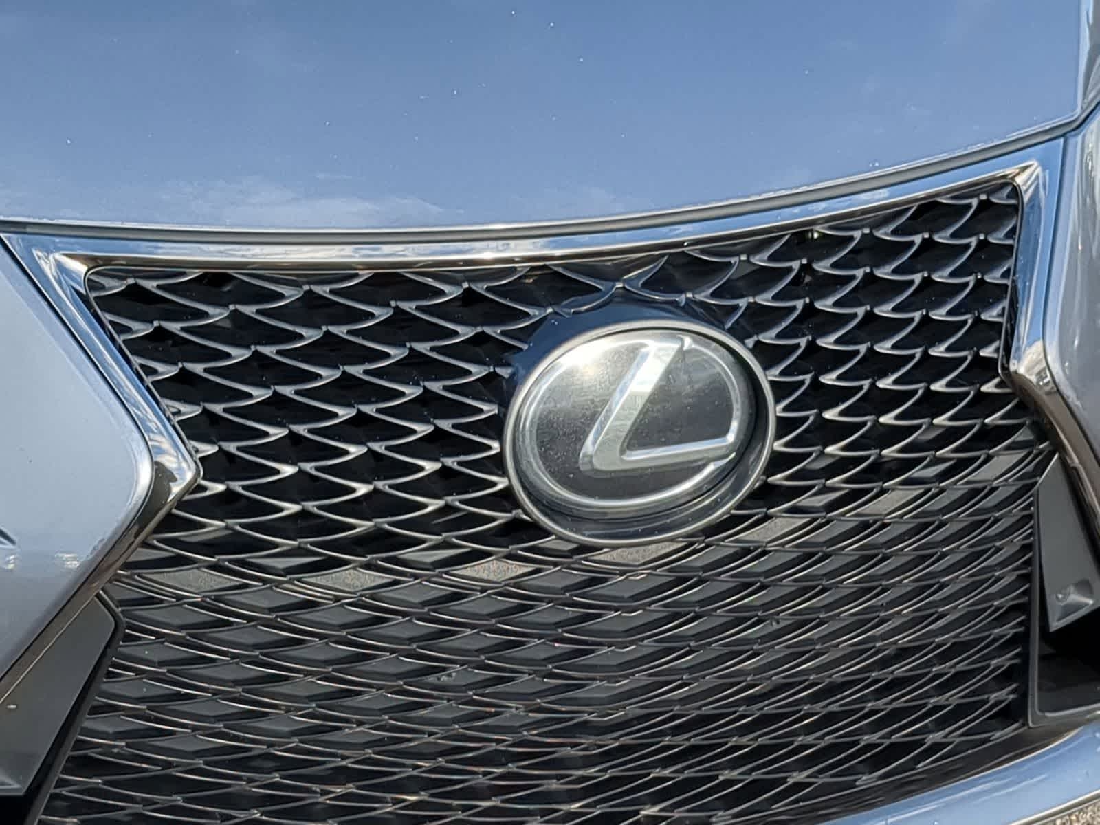 Thumbnail: 2019 Lexus IS - 15