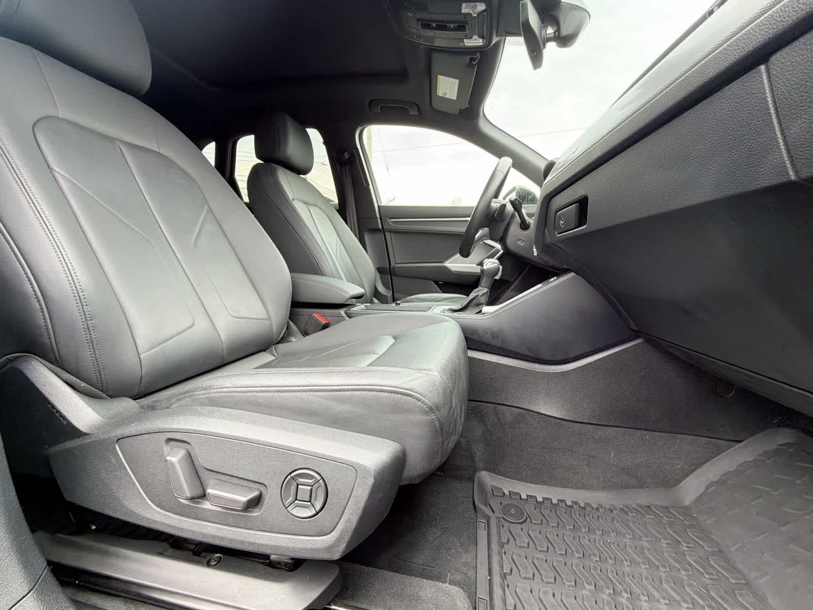 Thumbnail: 2021 Audi Q3 - 28