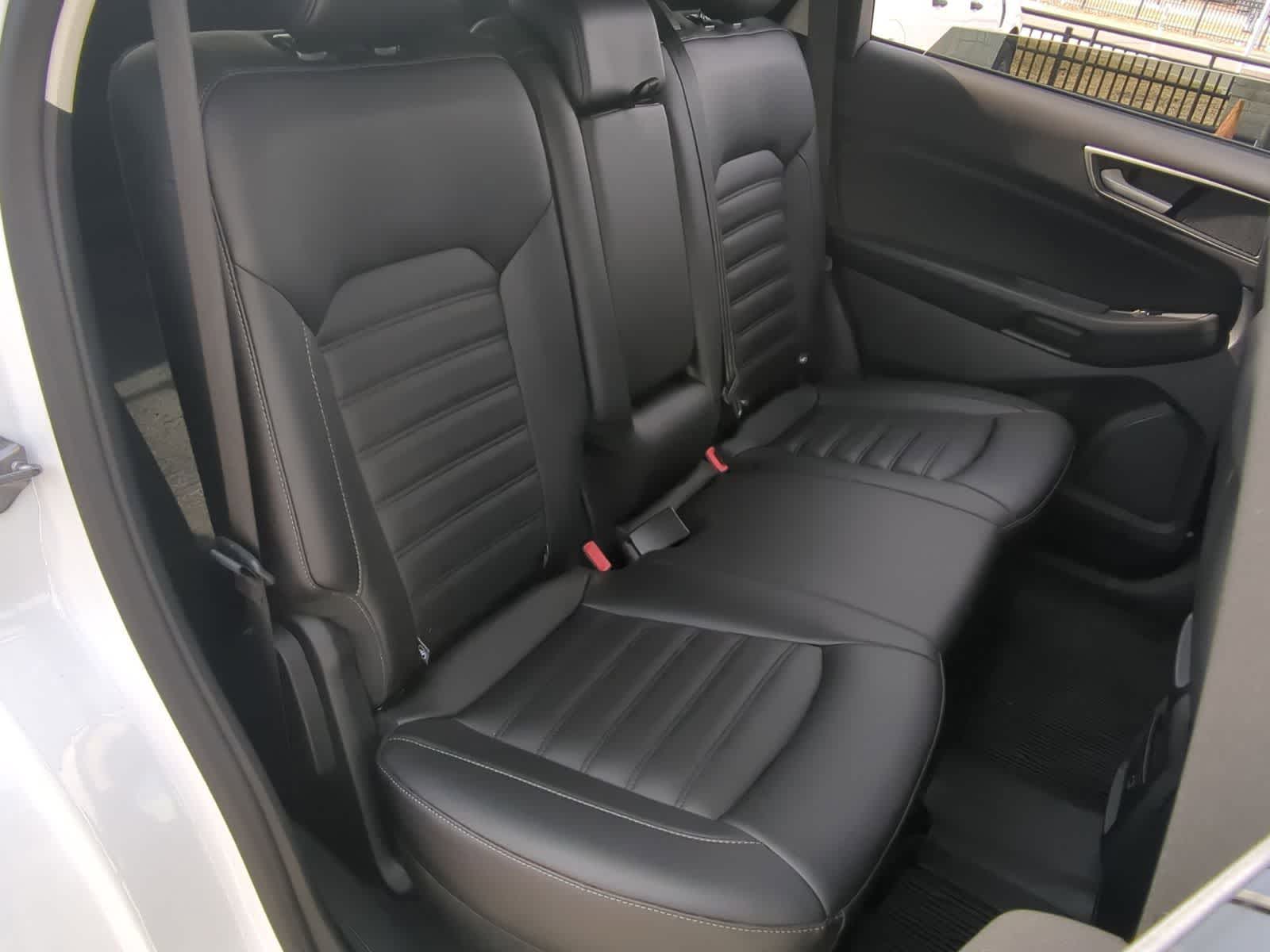 2022 Ford Edge SEL 23