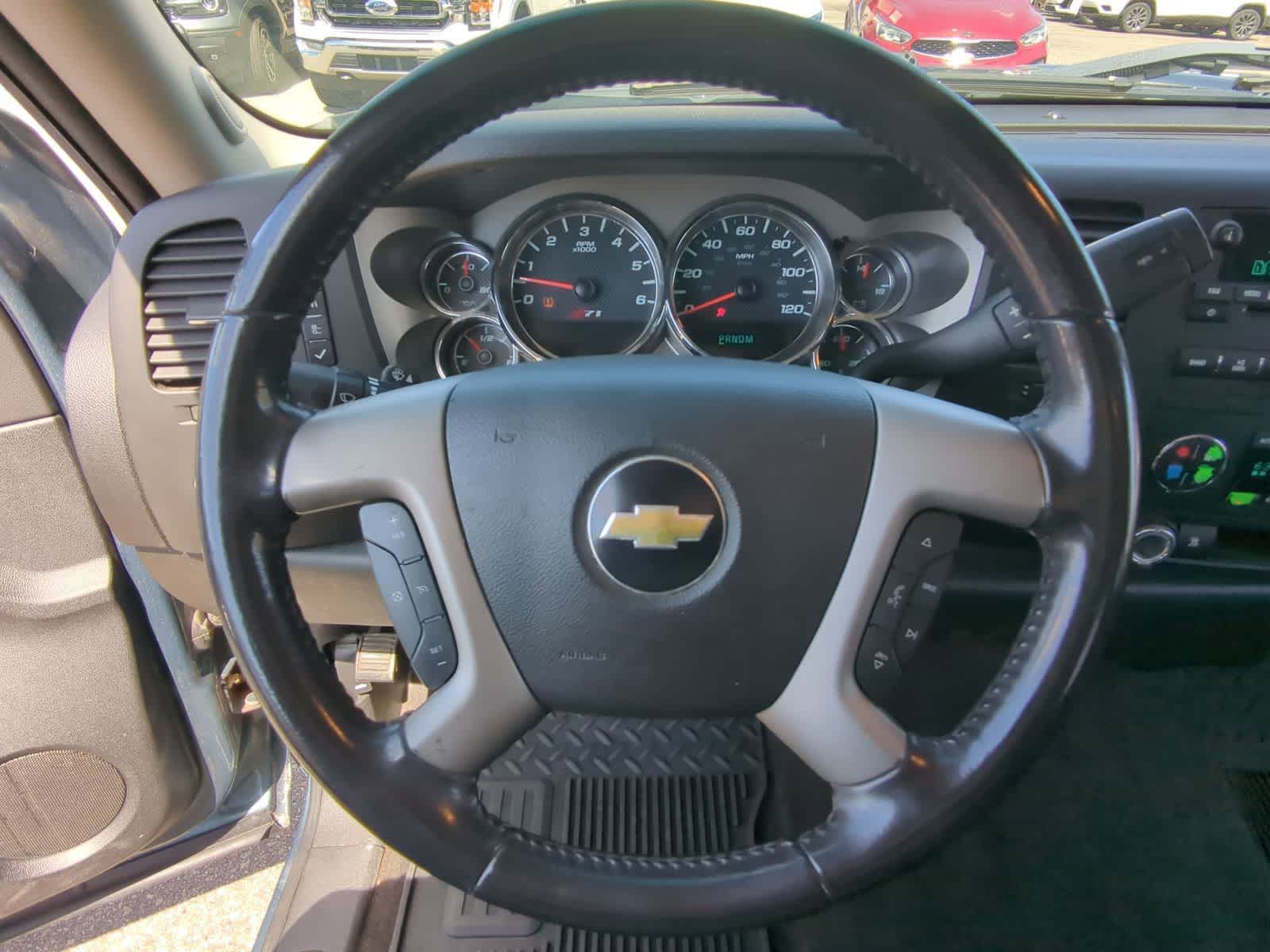 Thumbnail: 2011 Chevrolet Silverado 1500 - 29