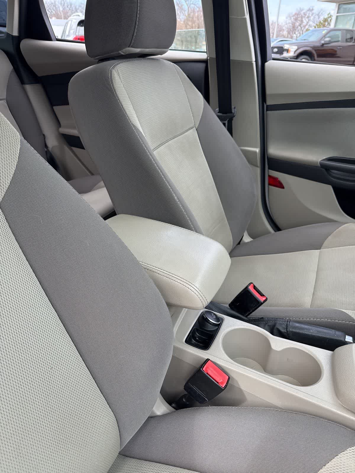 Thumbnail: 2013 Ford Focus - 19