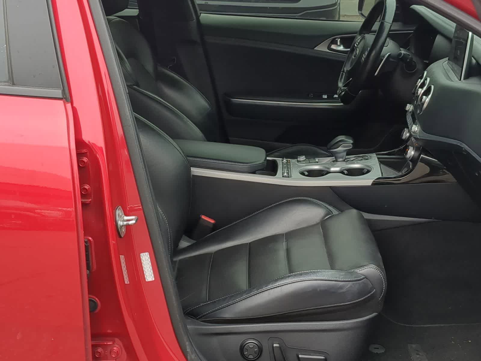 Thumbnail: 2018 Kia Stinger - 24