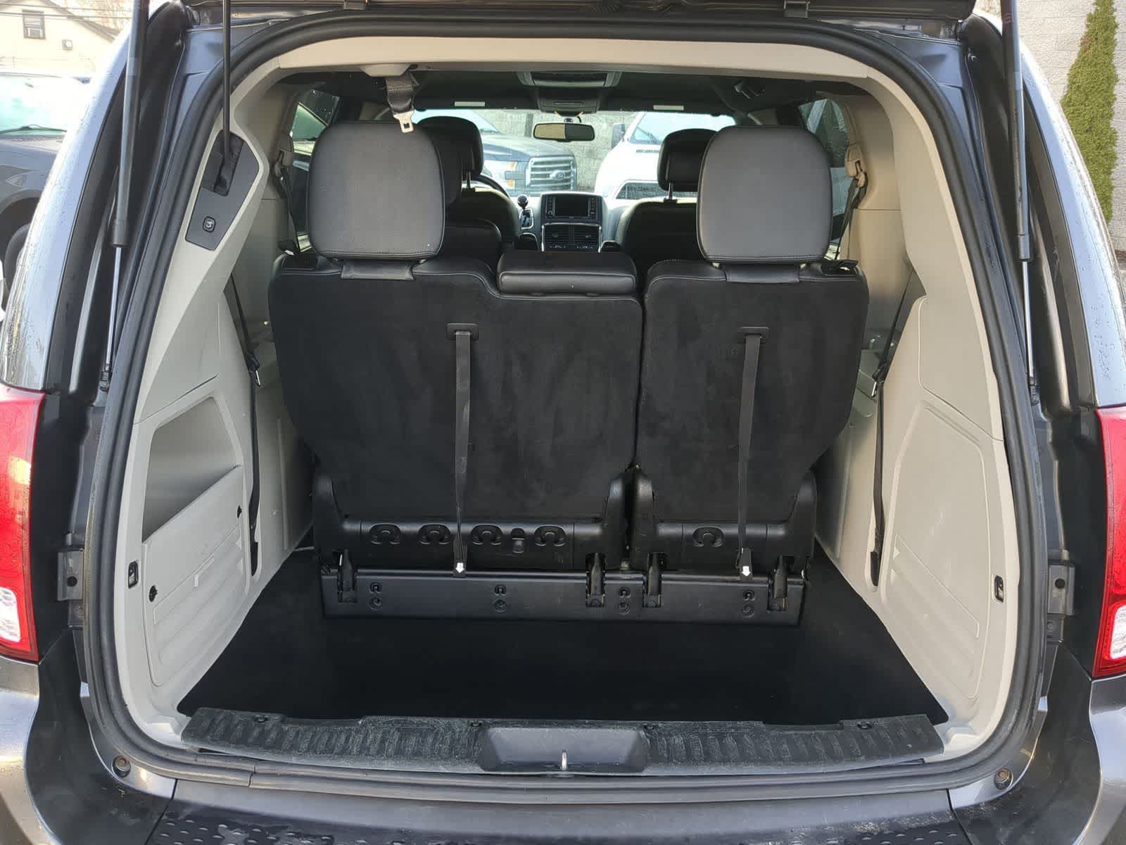 Thumbnail: 2017 Dodge Grand Caravan - 38