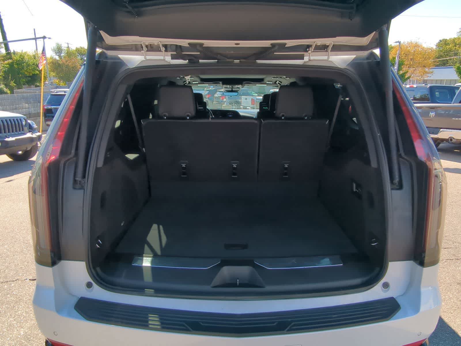 Thumbnail: 2023 Cadillac Escalade - 40