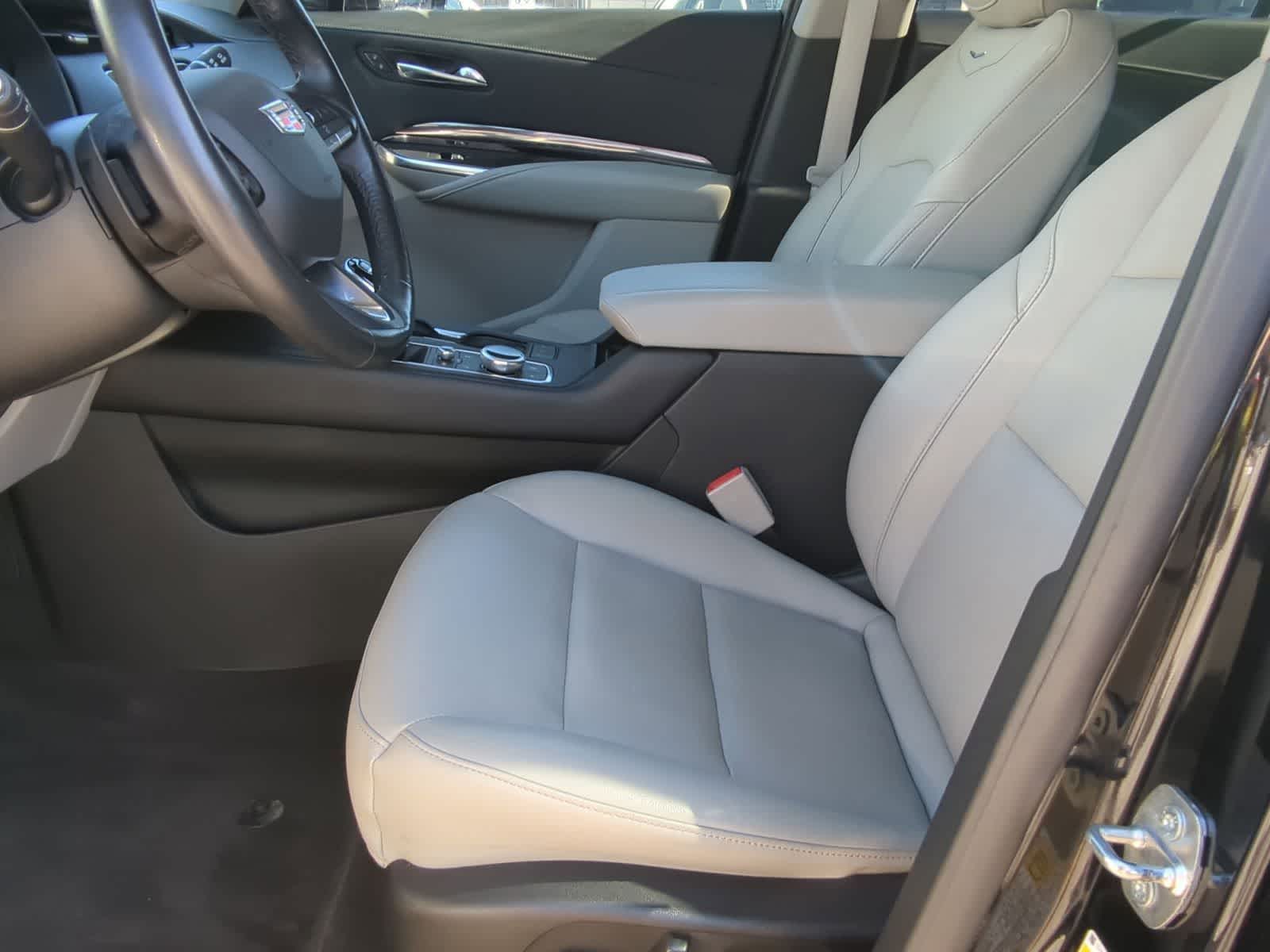 Thumbnail: 2020 Cadillac XT4 - 18