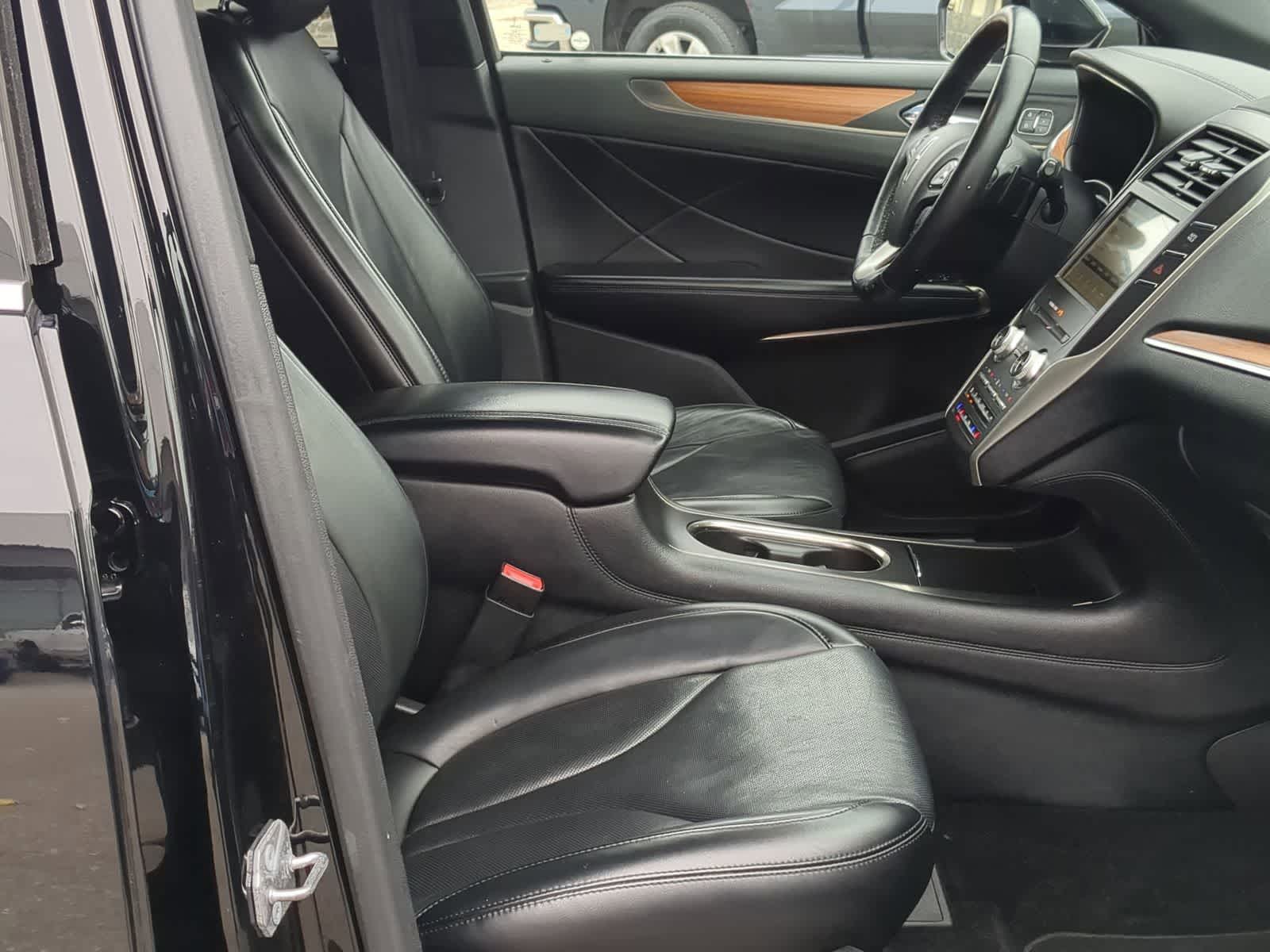 Thumbnail: 2018 Lincoln MKC - 27