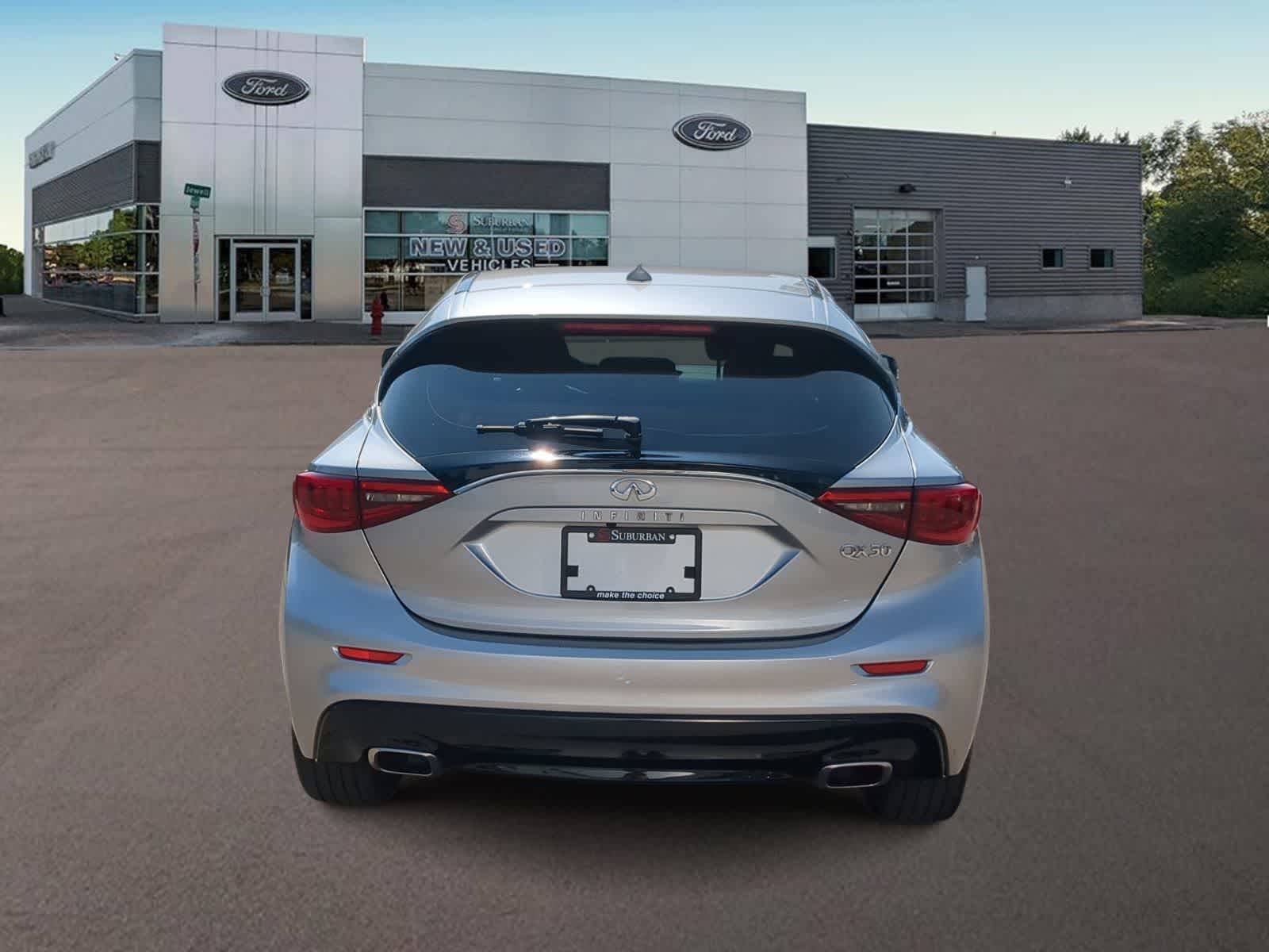 Thumbnail: 2018 INFINITI QX30 - 10