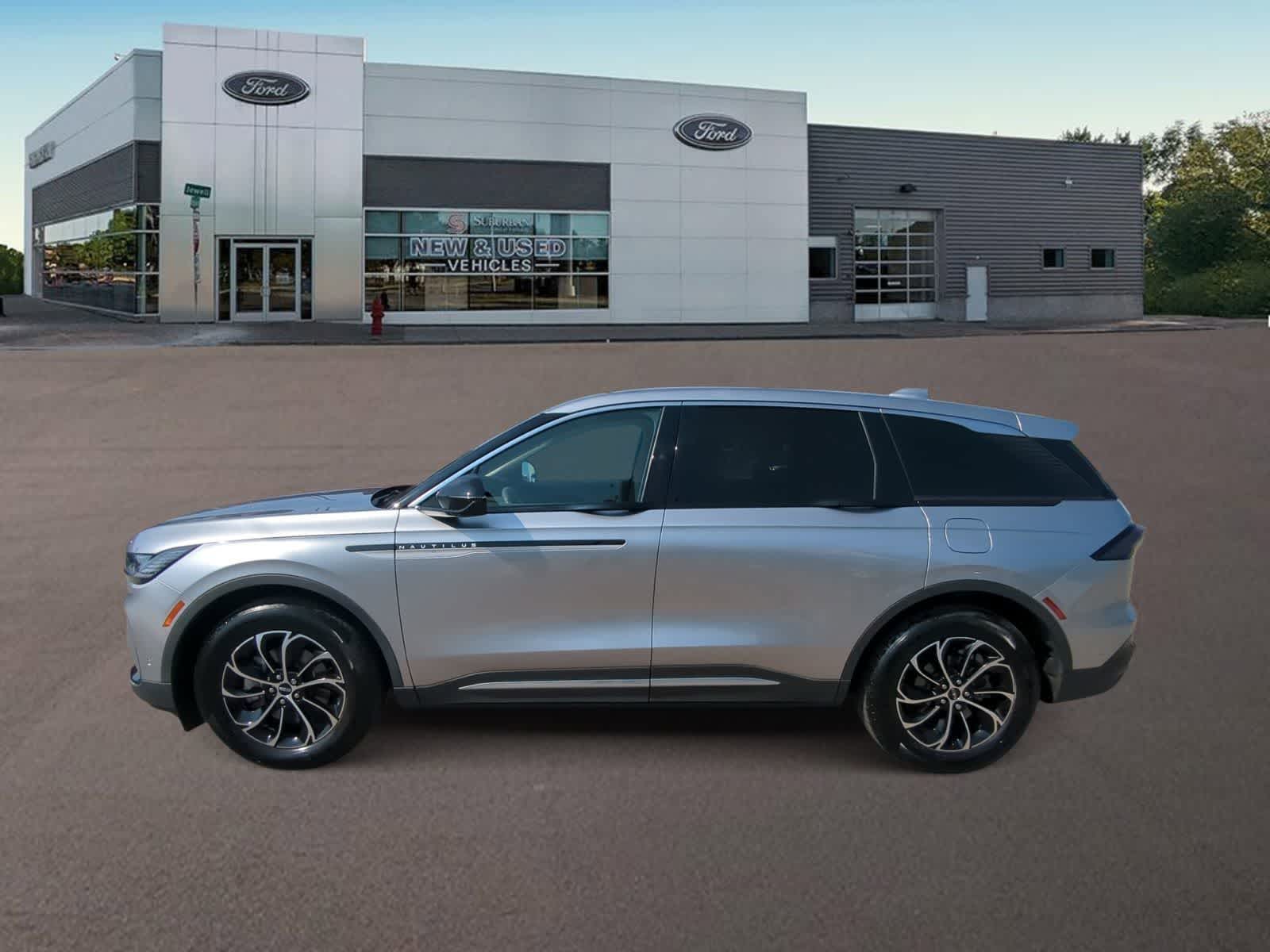 Thumbnail: 2024 Lincoln Nautilus - 7