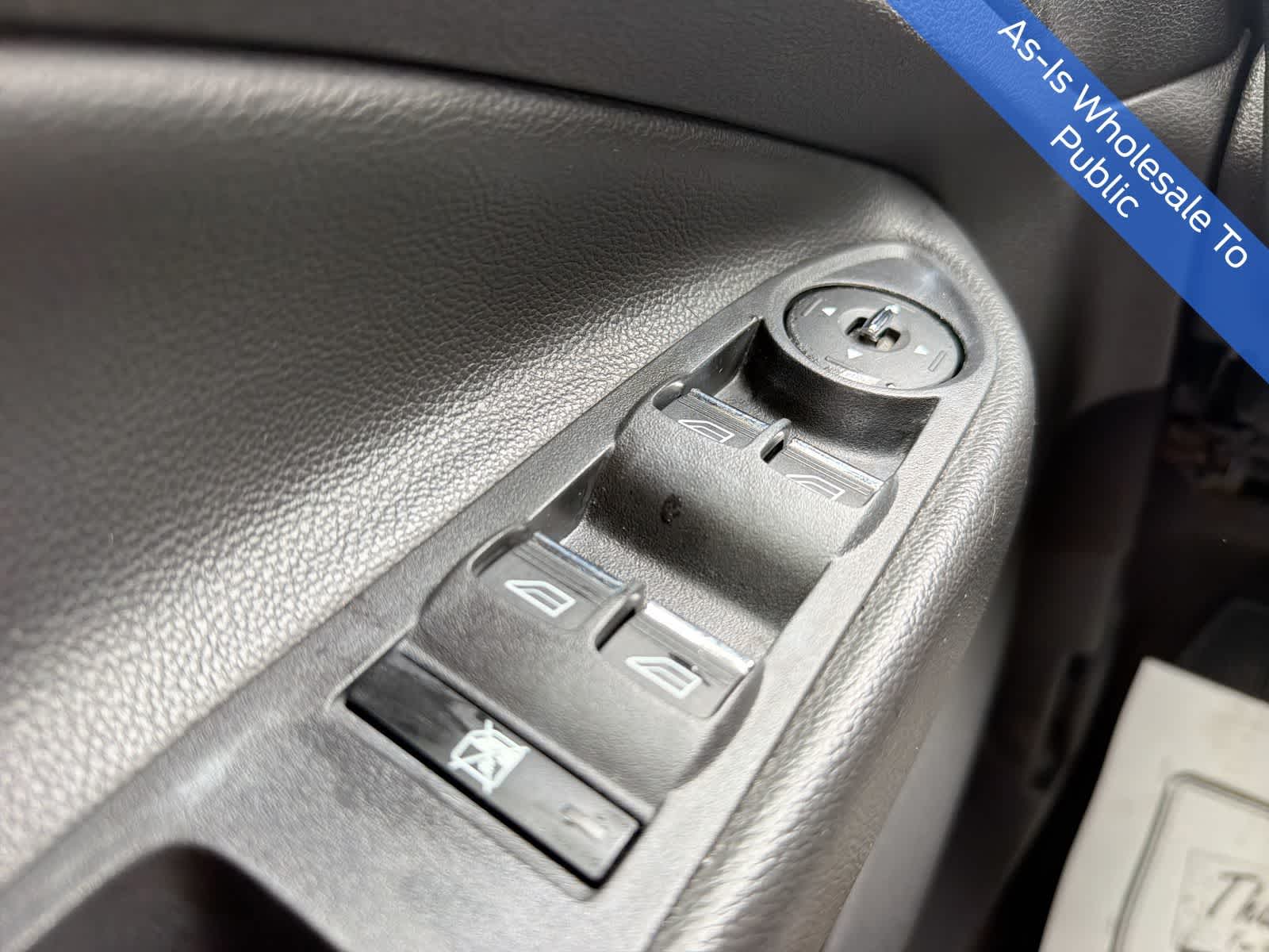 Thumbnail: 2015 Ford Escape - 20