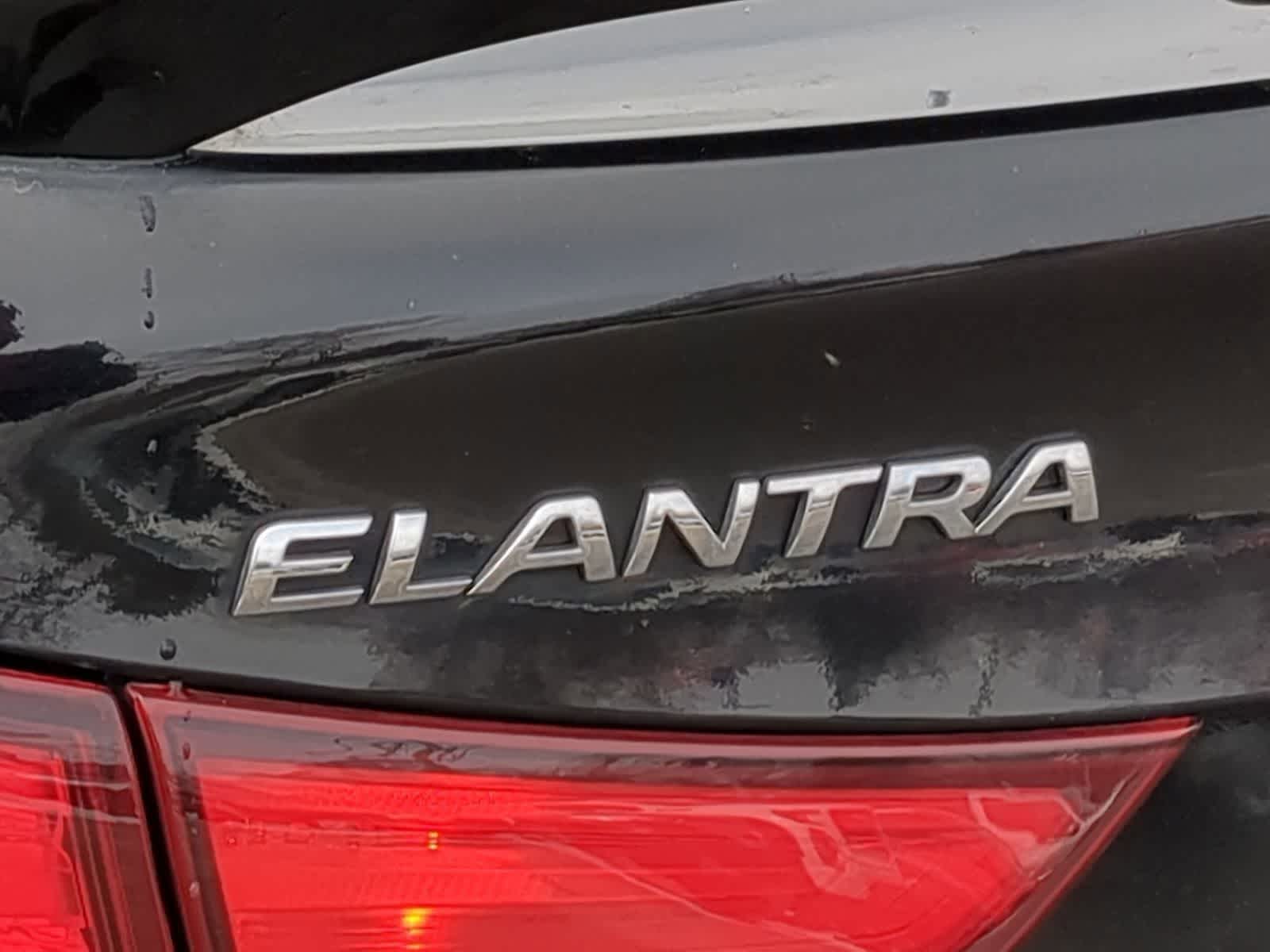 Thumbnail: 2015 Hyundai Elantra - 24