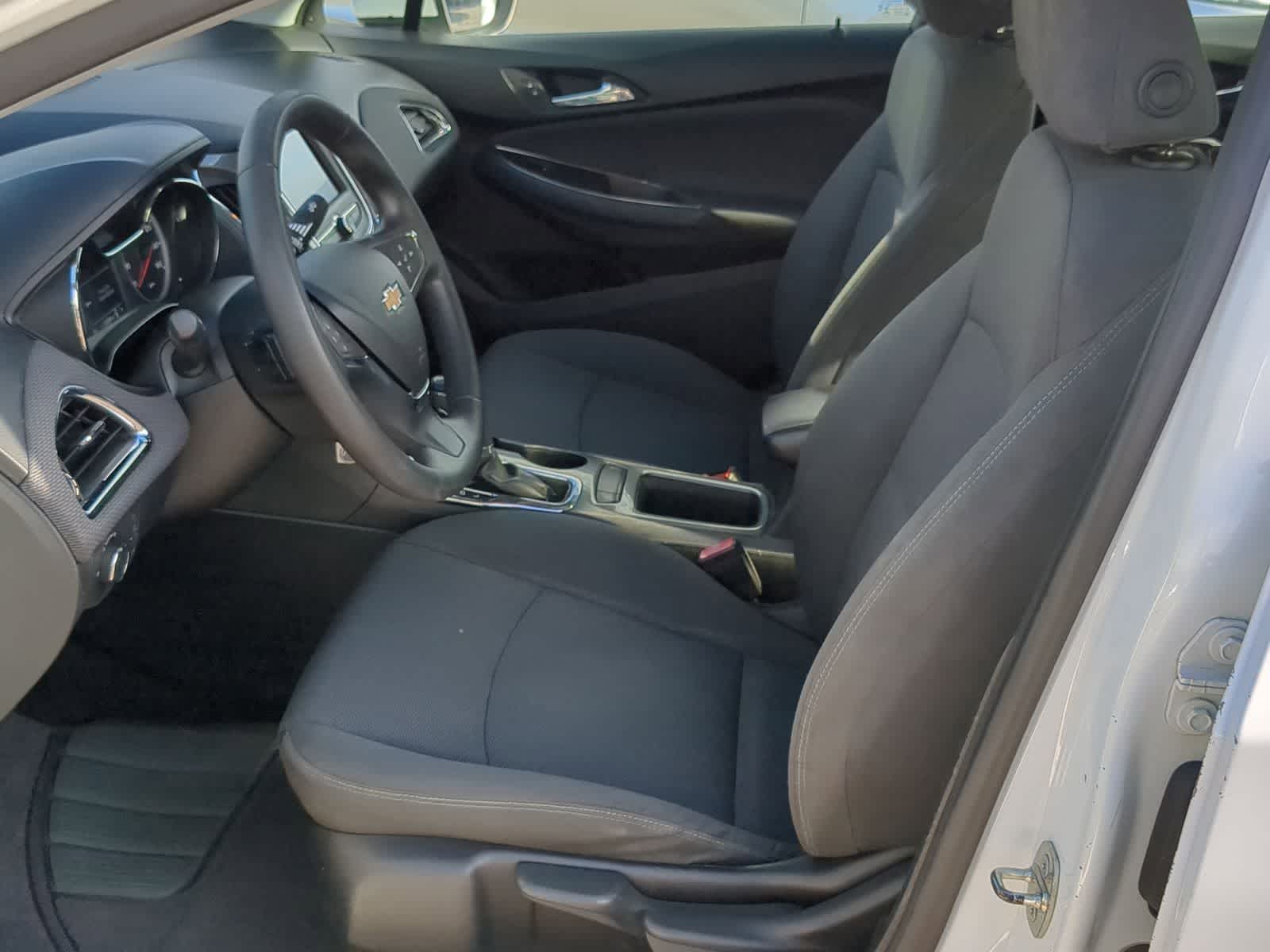 Thumbnail: 2019 Chevrolet Cruze - 19