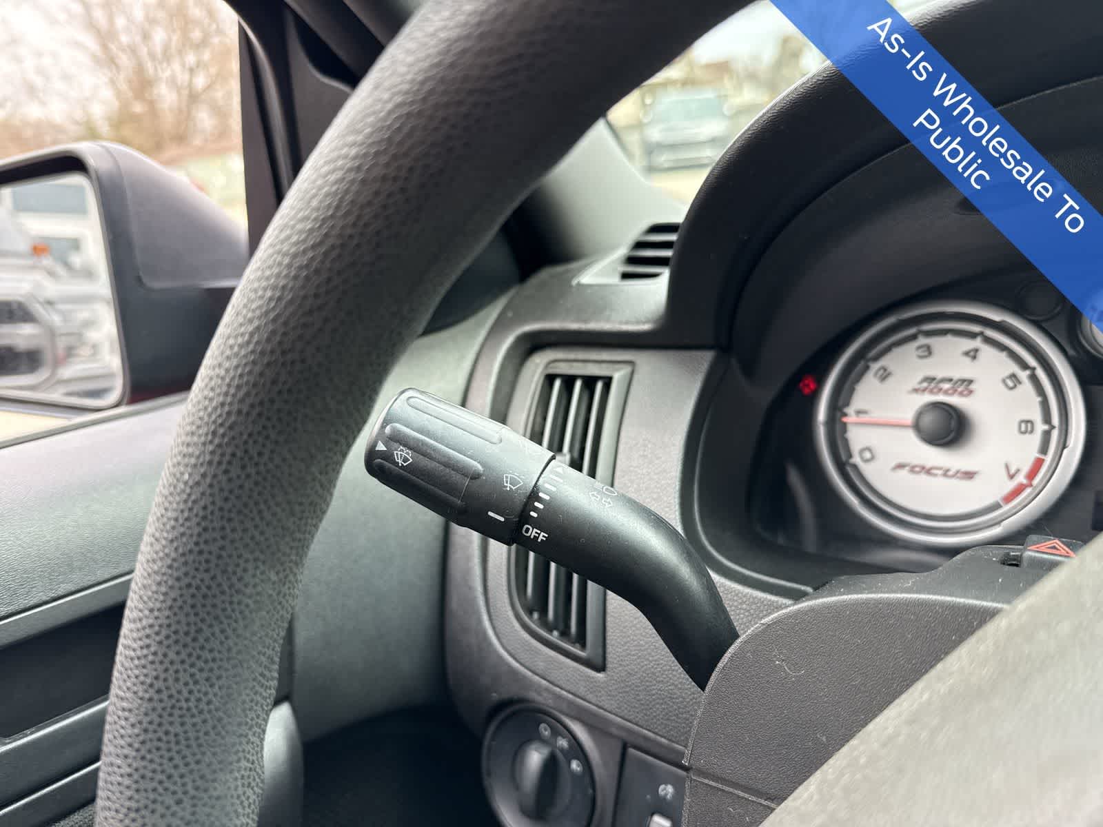 Thumbnail: 2011 Ford Focus - 26