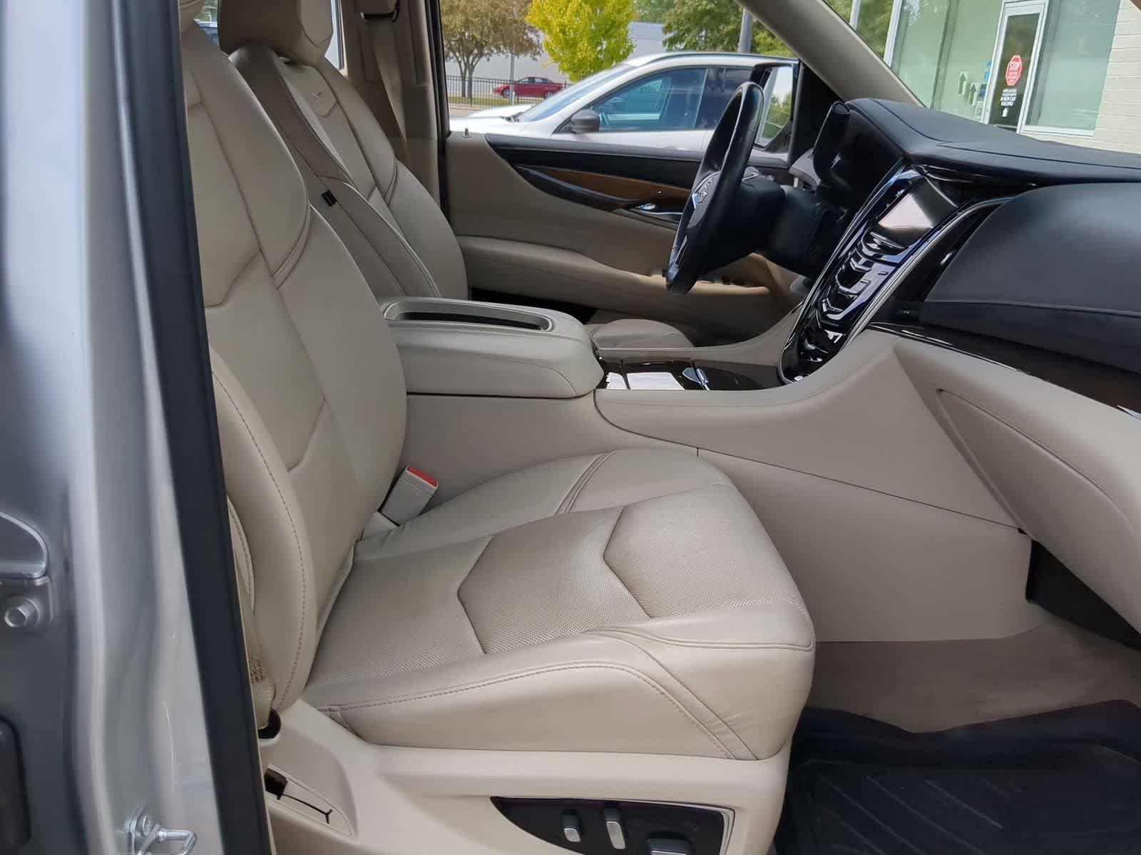 Thumbnail: 2020 Cadillac Escalade - 28