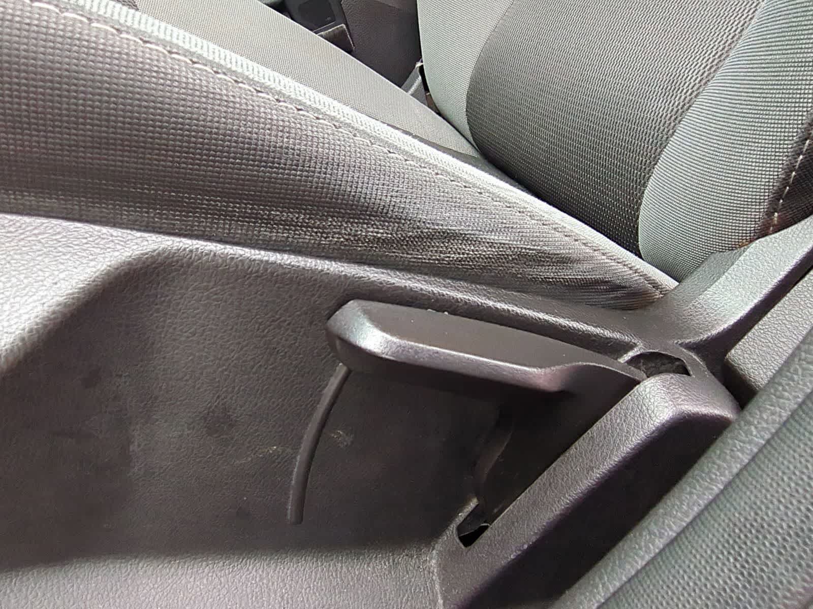 Thumbnail: 2012 Ford Focus - 19