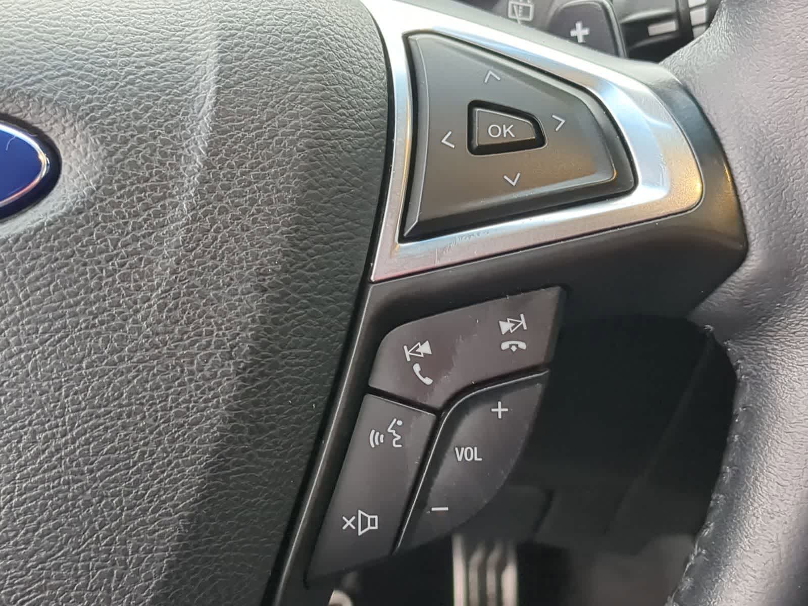 Thumbnail: 2015 Ford Edge - 31