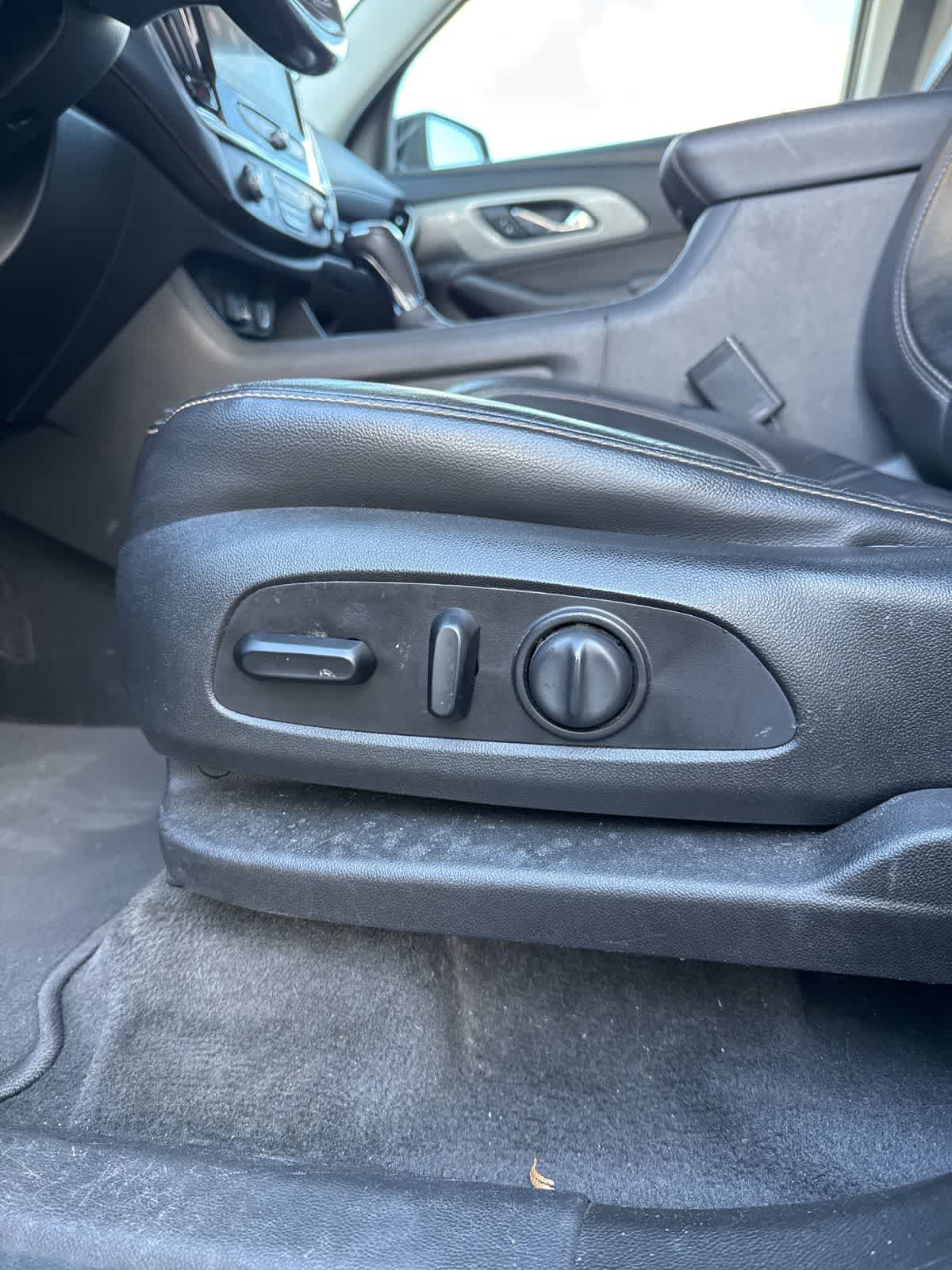 Thumbnail: 2020 Chevrolet Traverse - 8