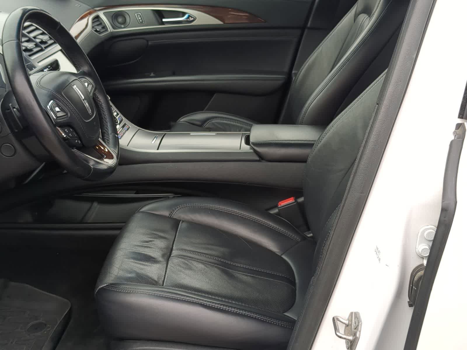 Thumbnail: 2020 Lincoln MKZ - 20