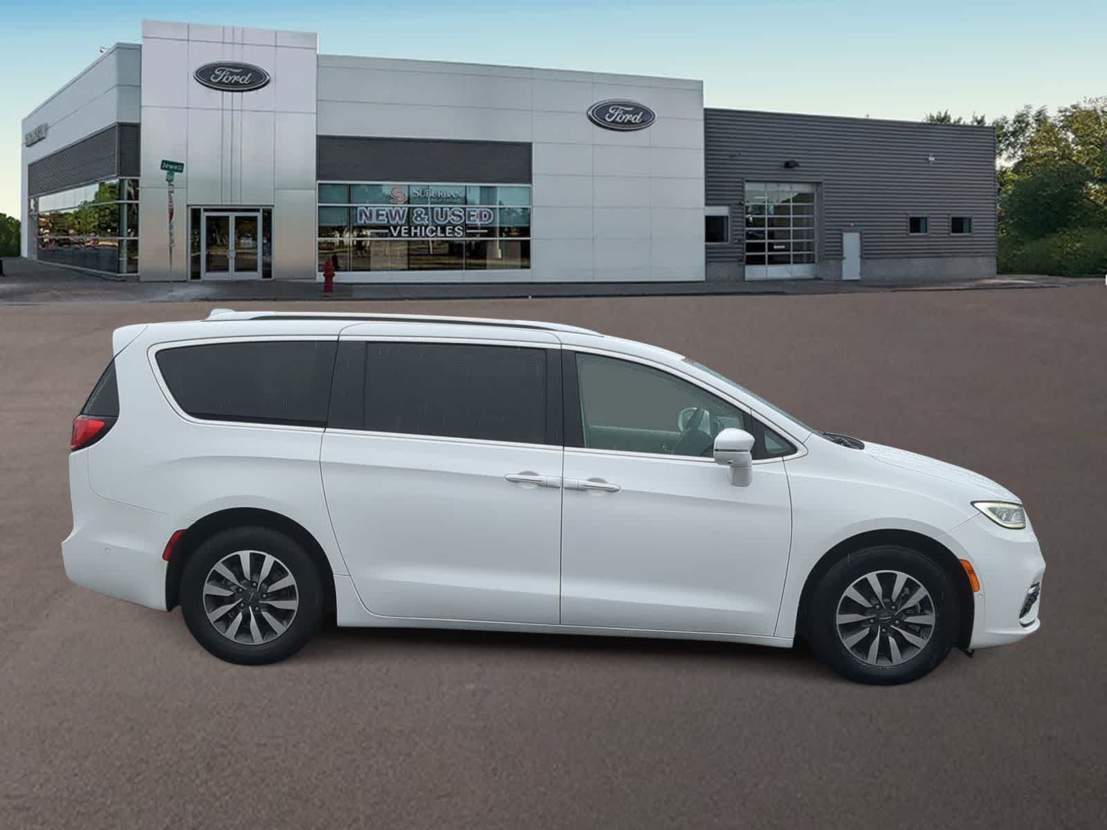 Thumbnail: 2021 Chrysler Pacifica - 12